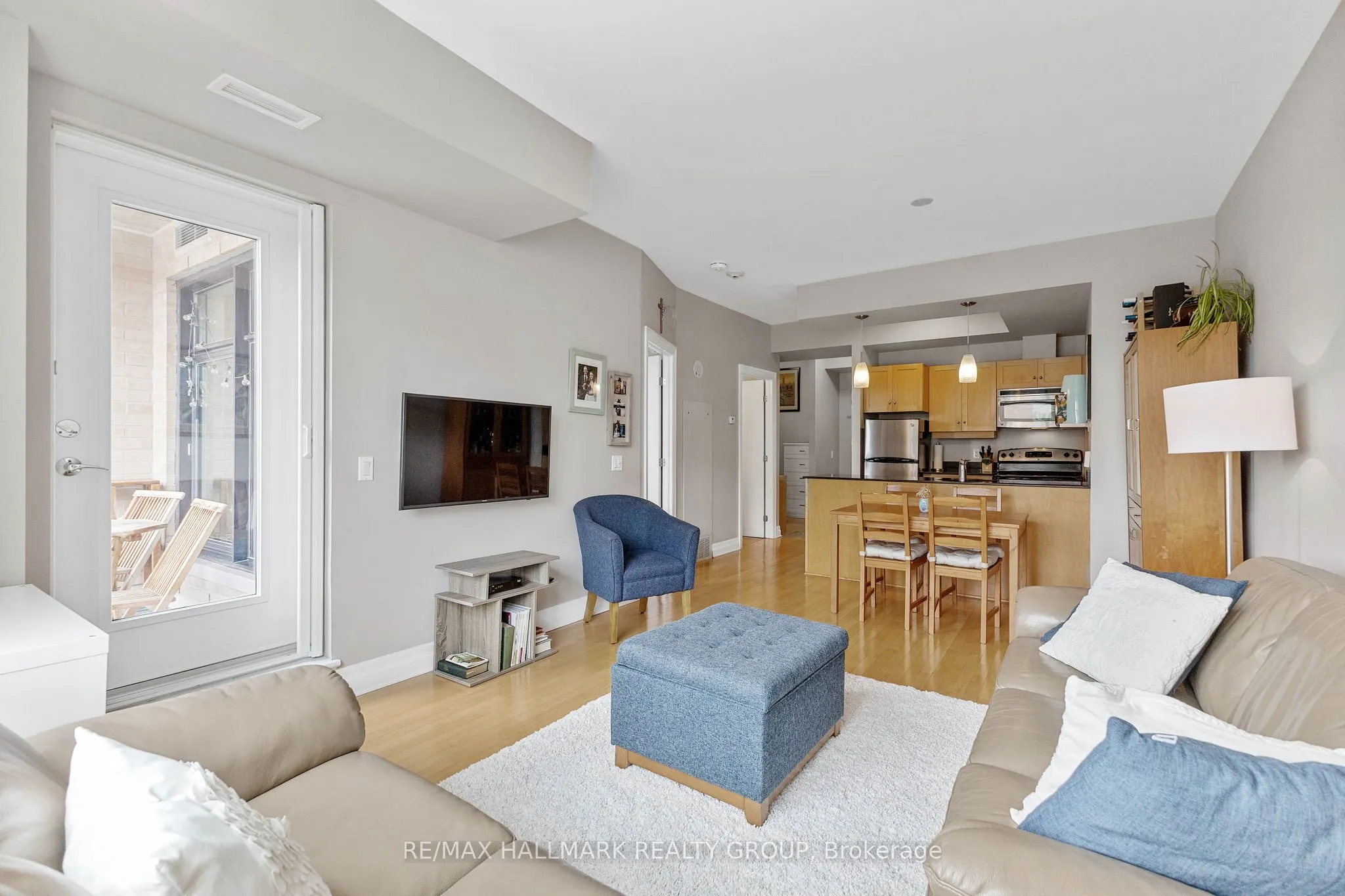 245 Kent Street, #504