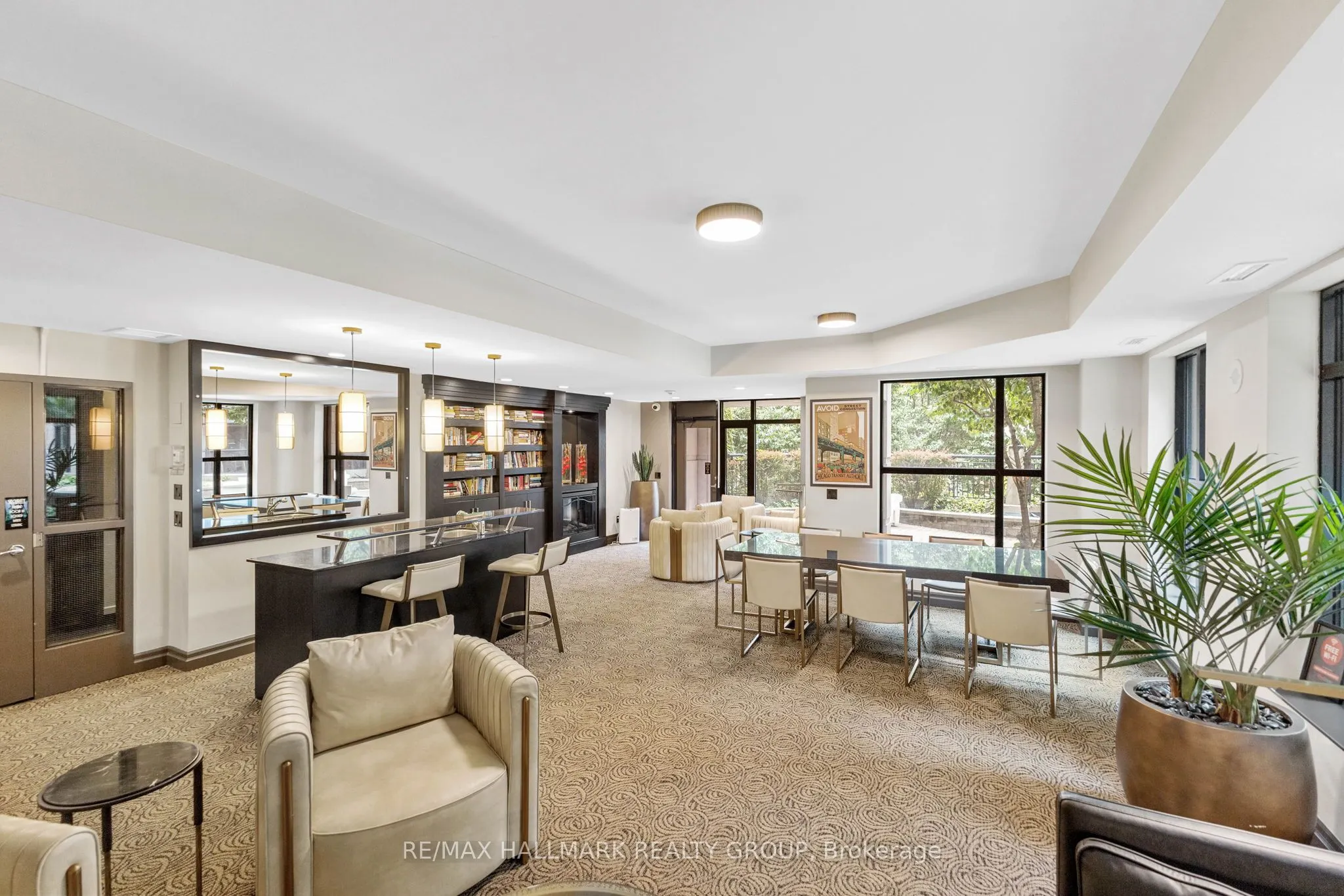 245 Kent Street, #504