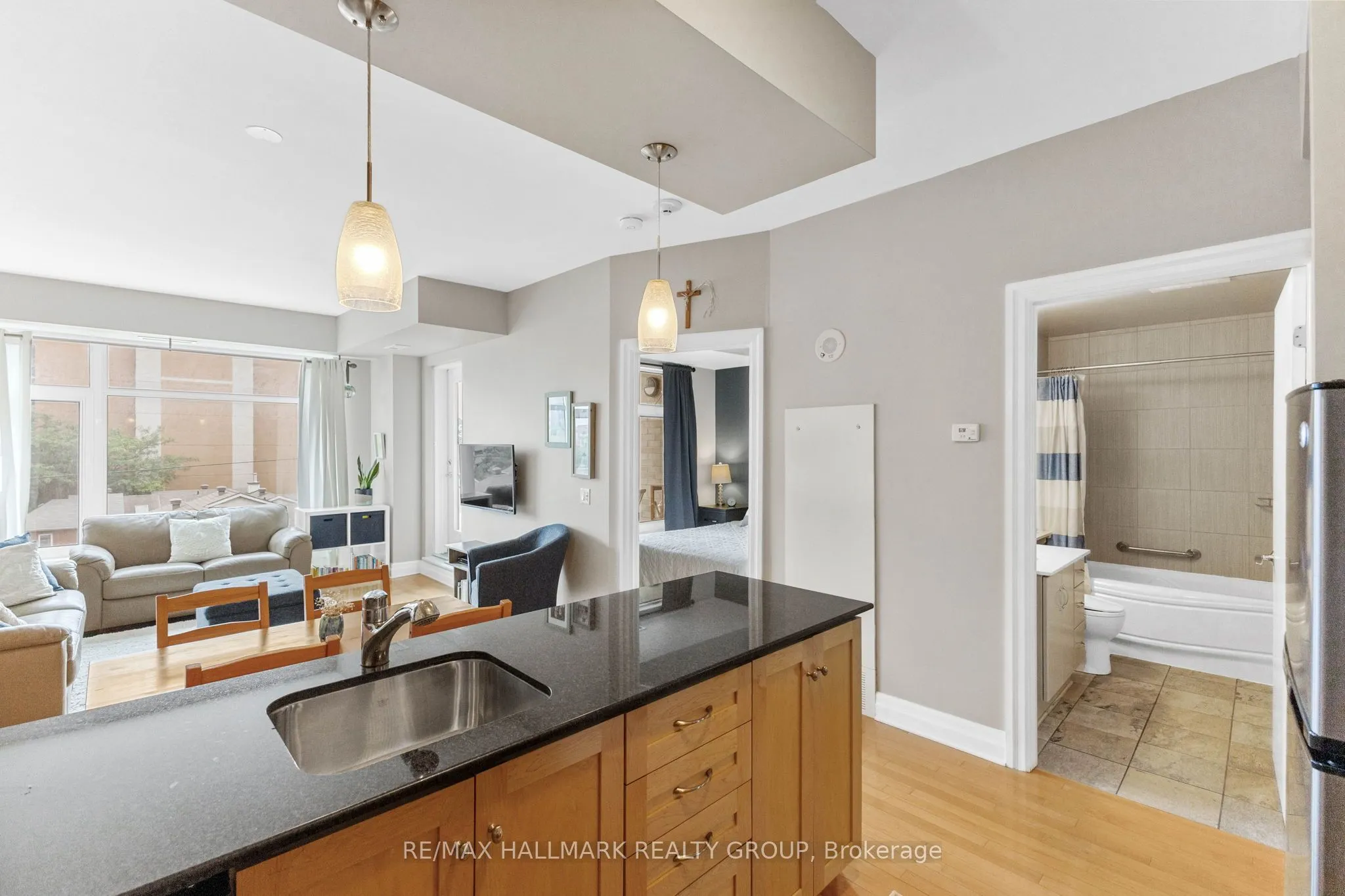 245 Kent Street, #504