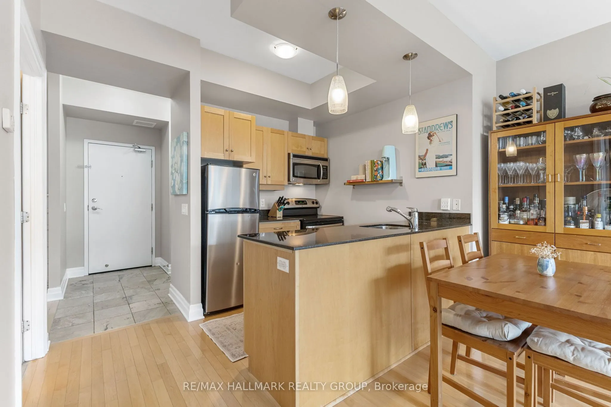 245 Kent Street, #504