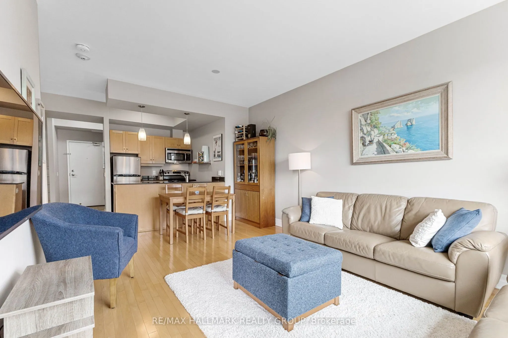 245 Kent Street, #504