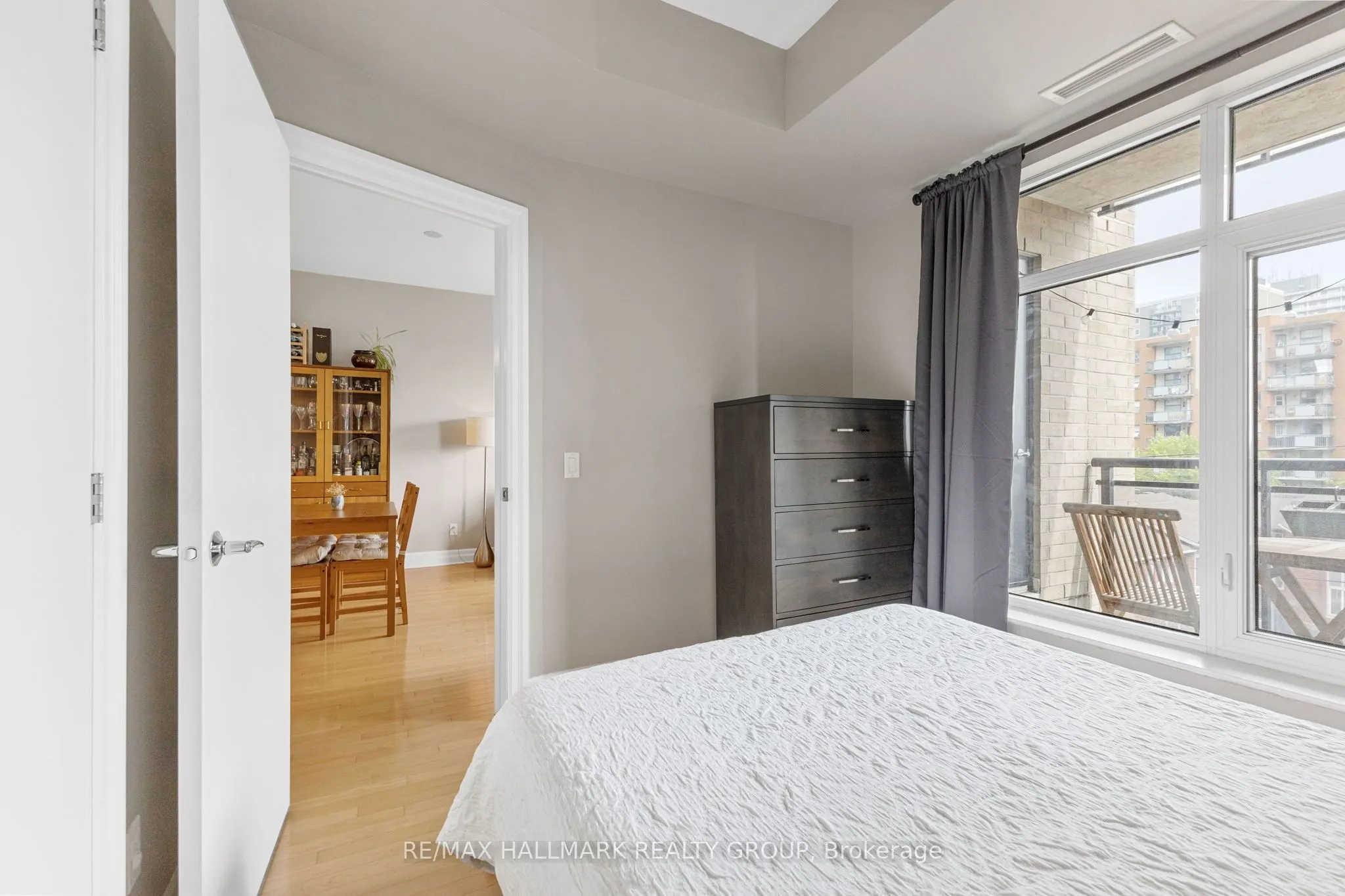 245 Kent Street, #504