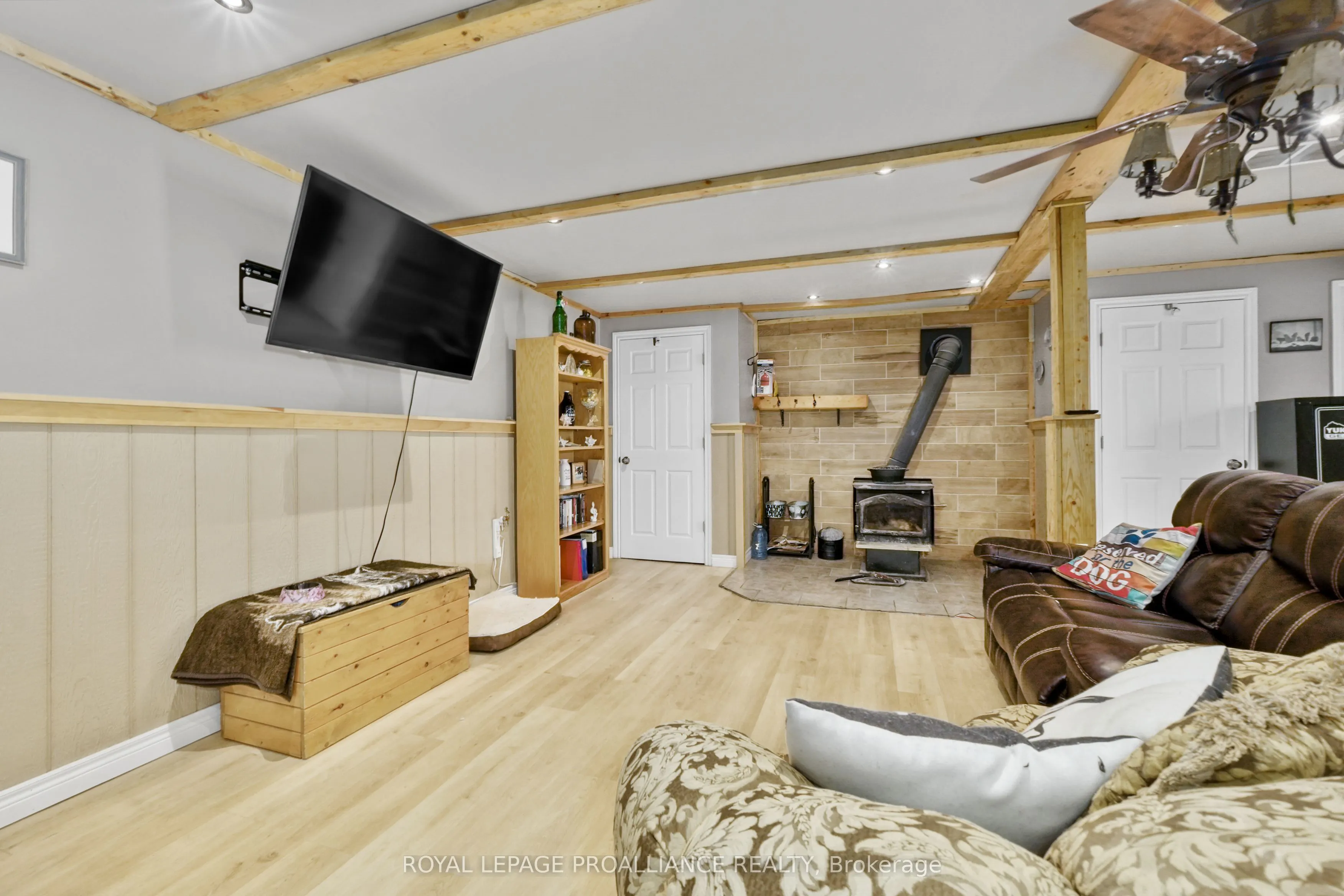 16 Mack Trail