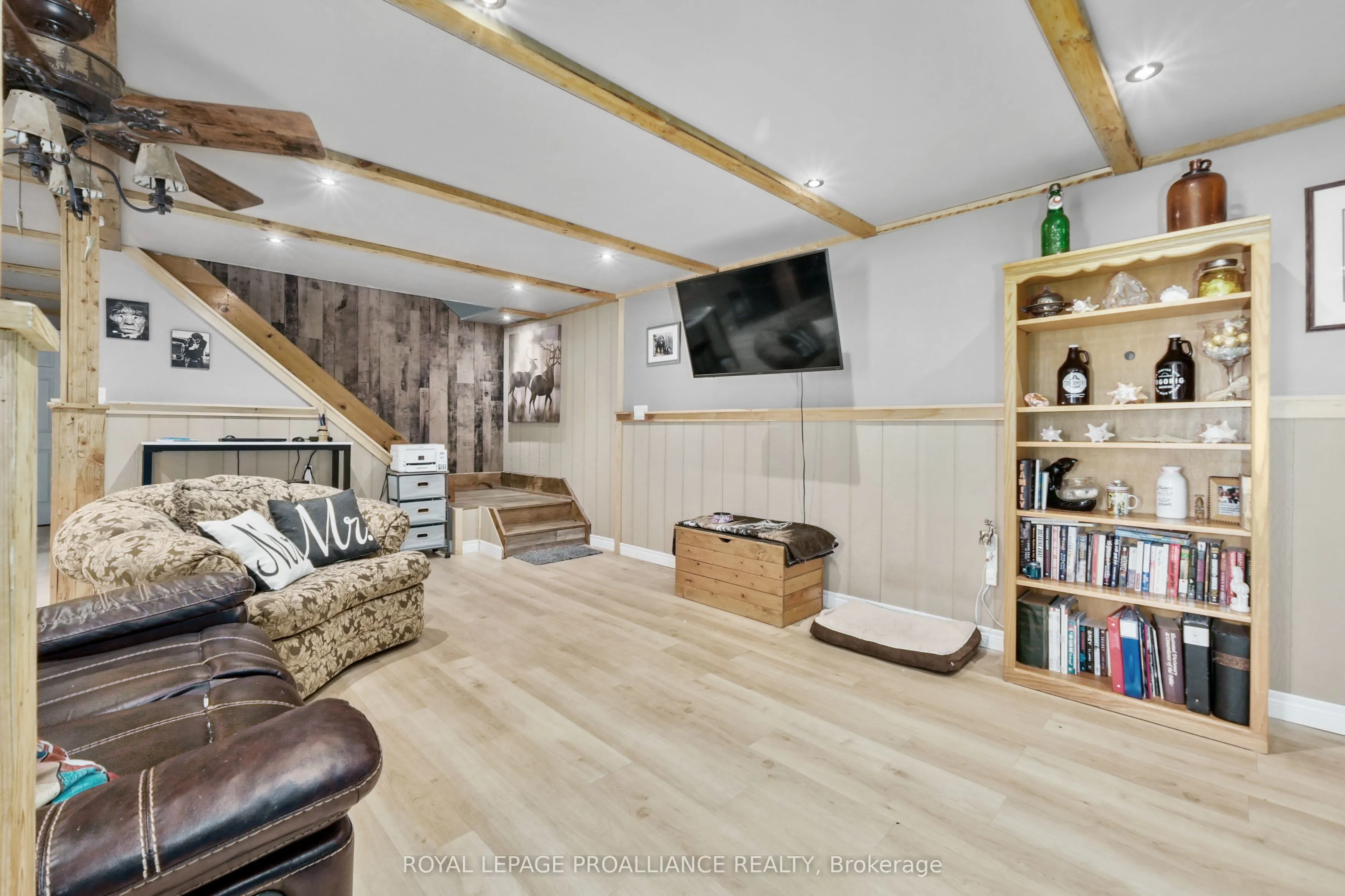 16 Mack Trail