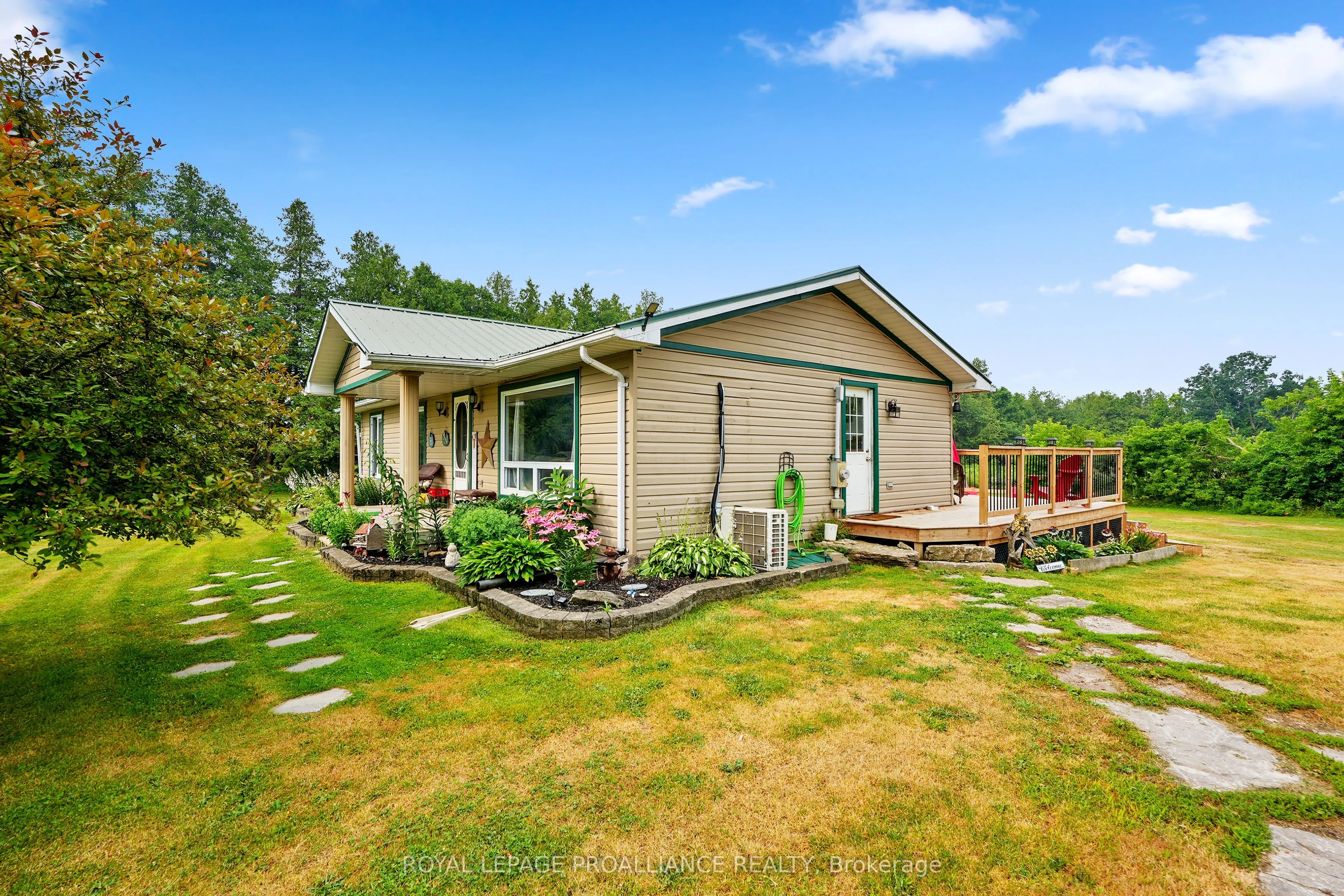 16 Mack Trail
