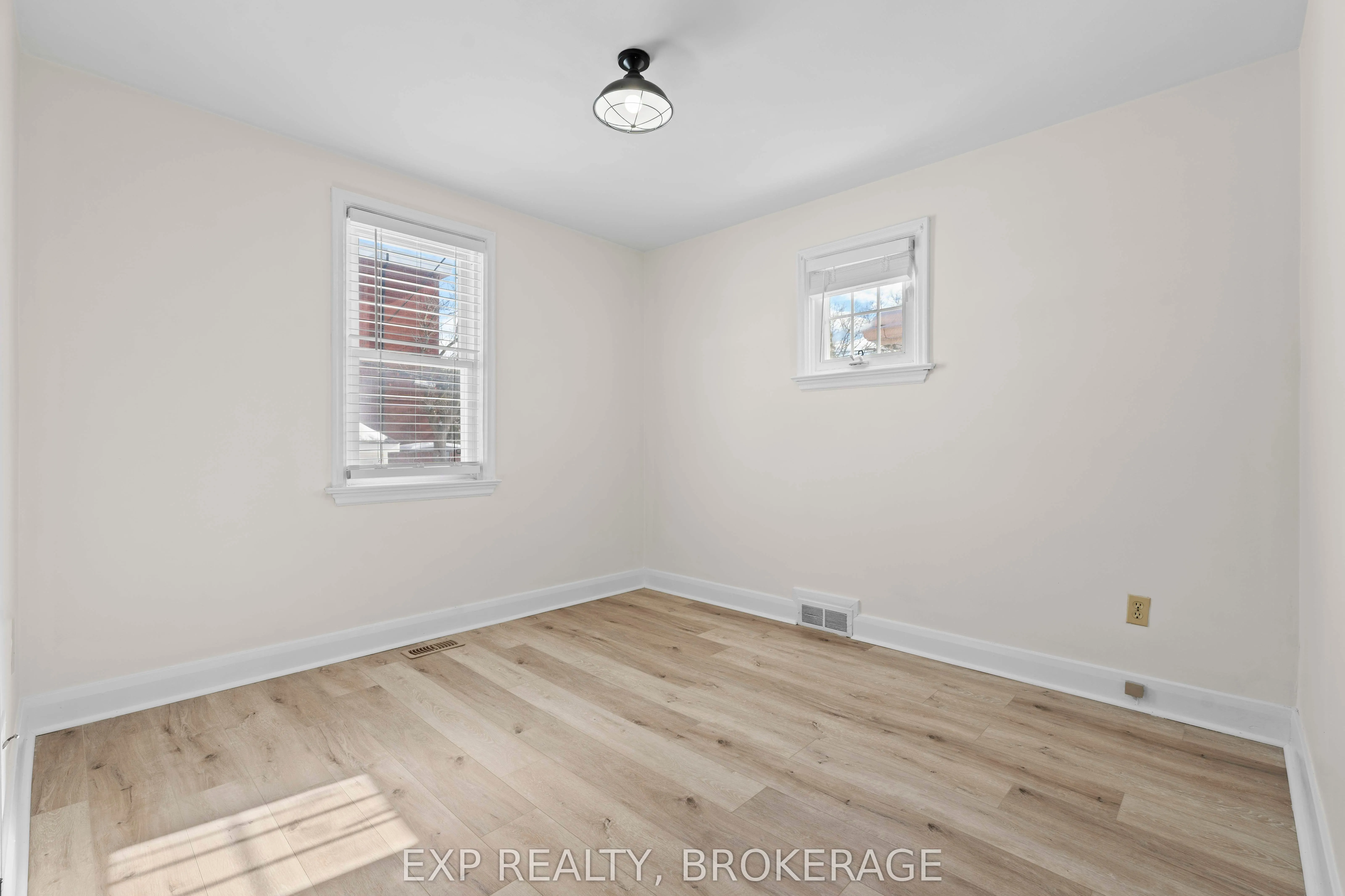 493 COLLEGE Street, #1