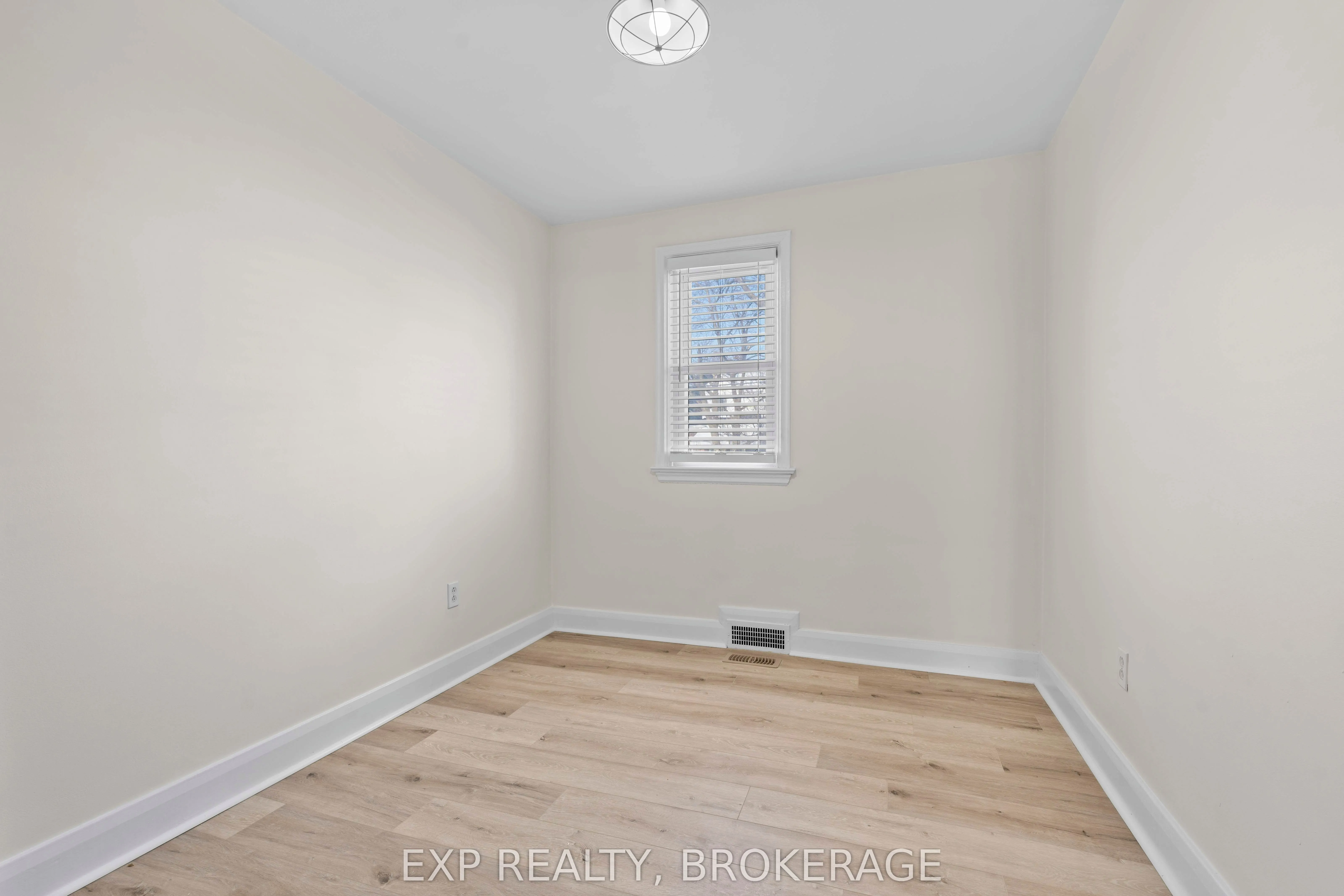 493 COLLEGE Street, #1