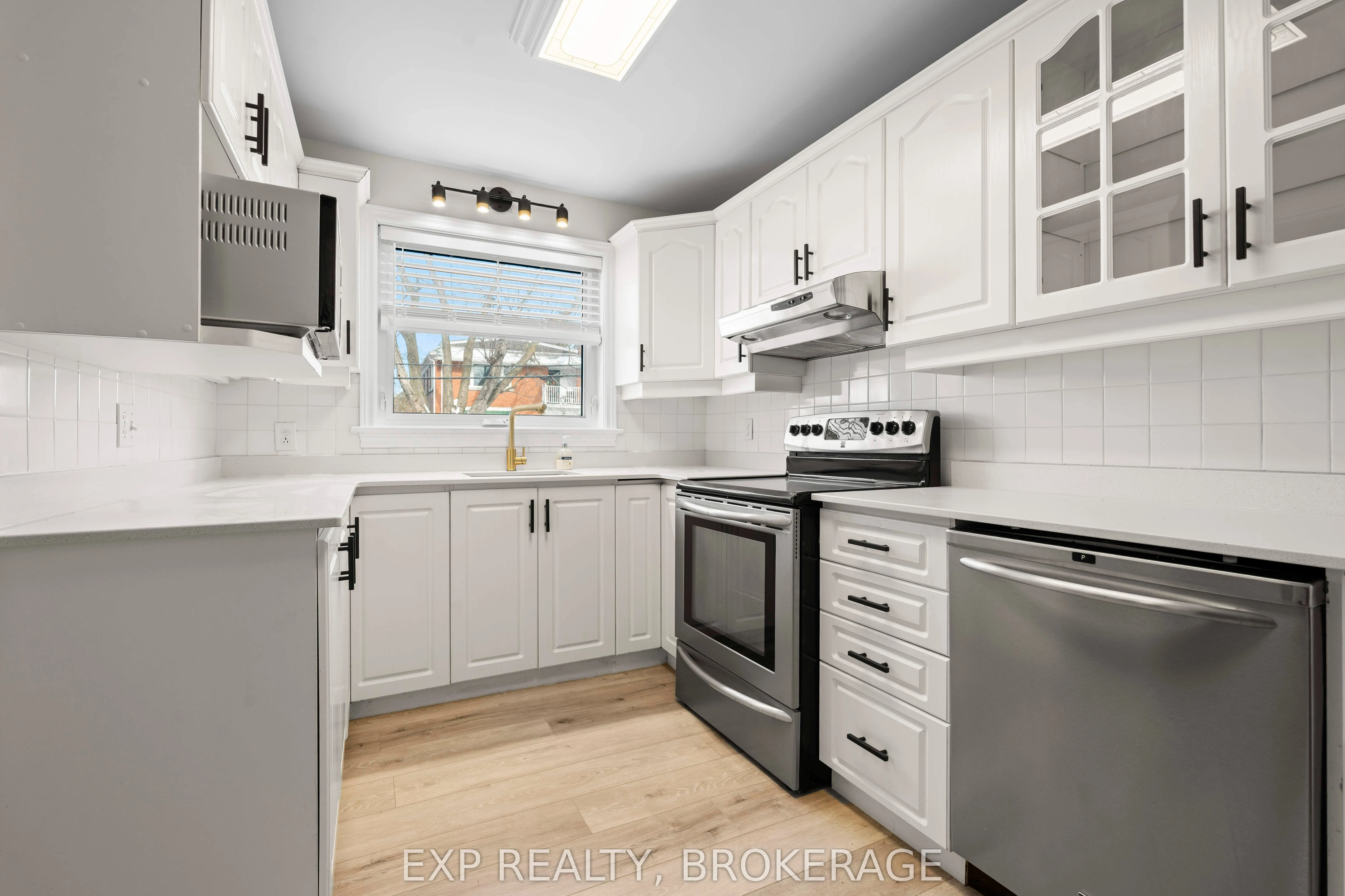 493 COLLEGE Street, #1