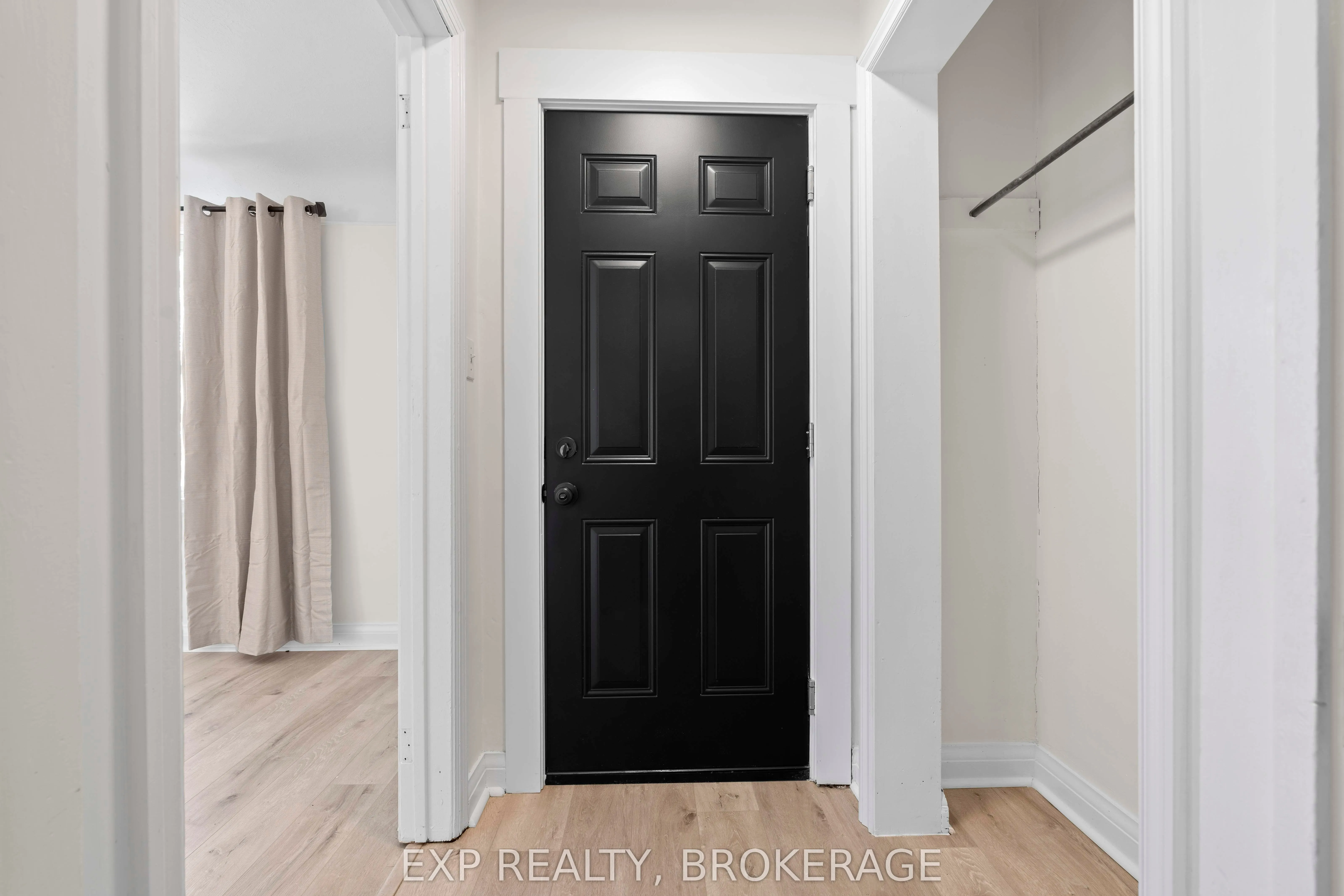 493 COLLEGE Street, #1