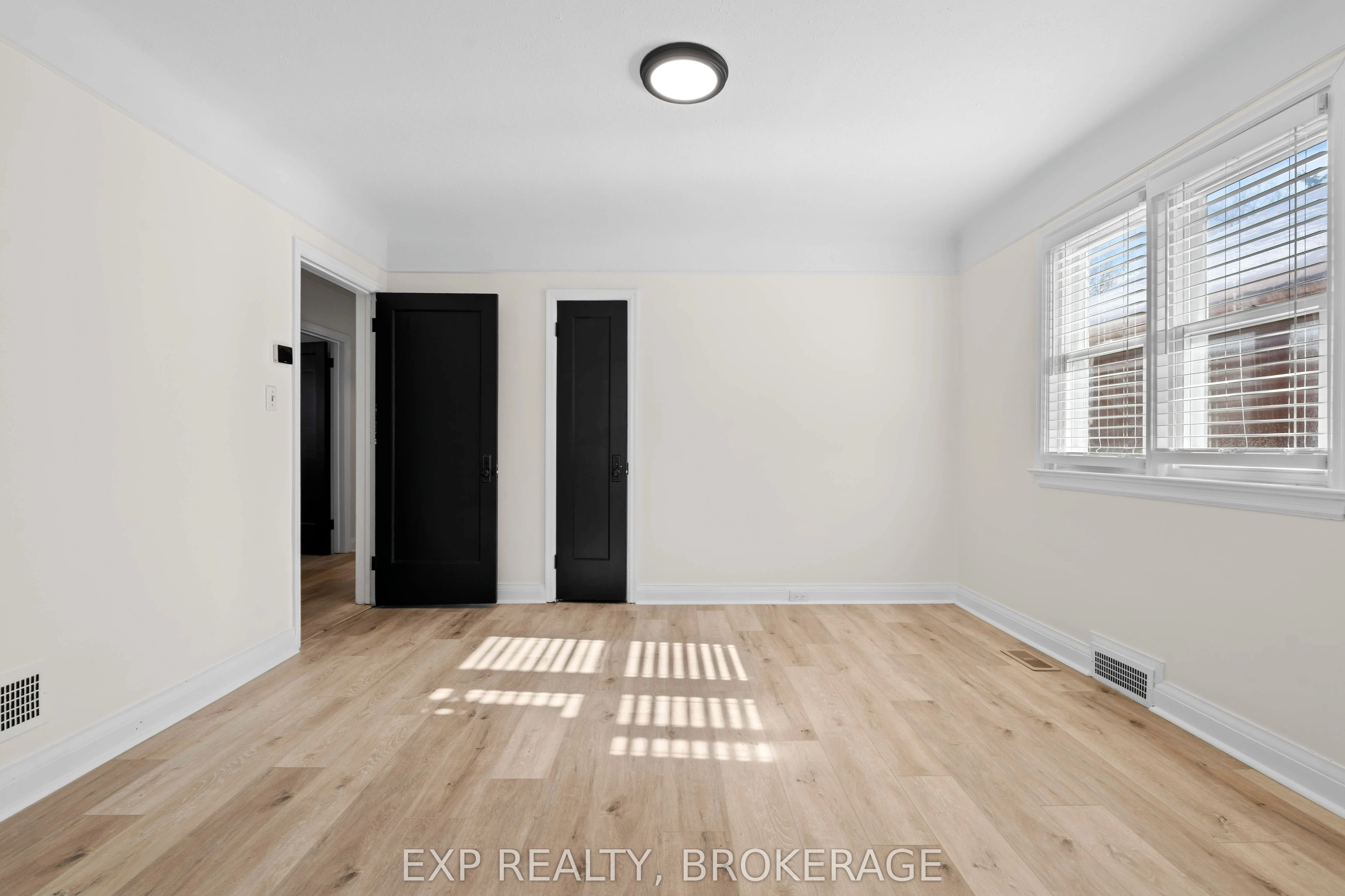493 COLLEGE Street, #1