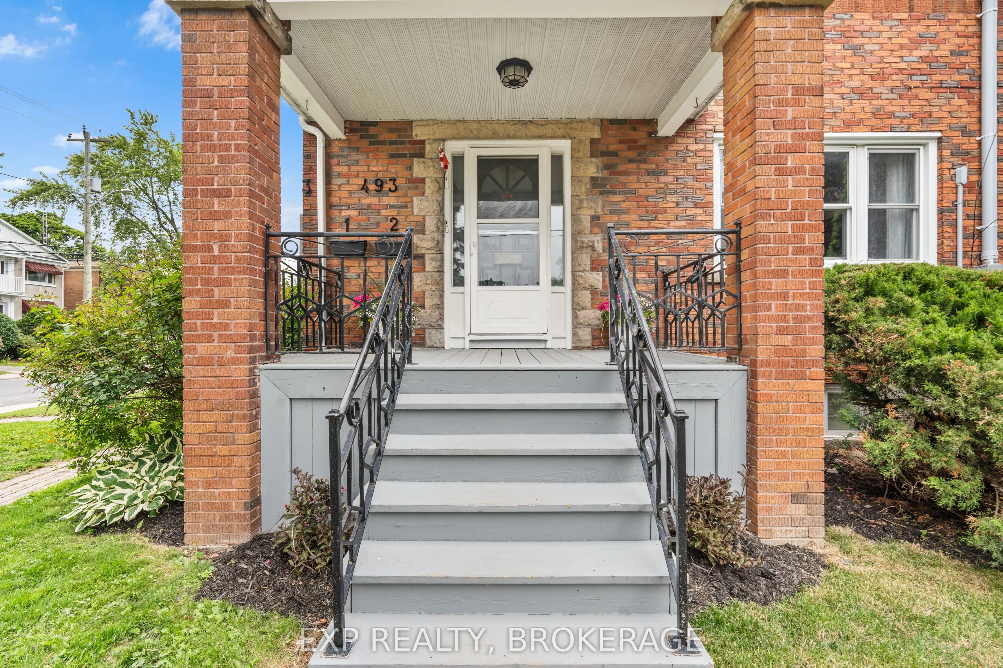493 COLLEGE Street, #1
