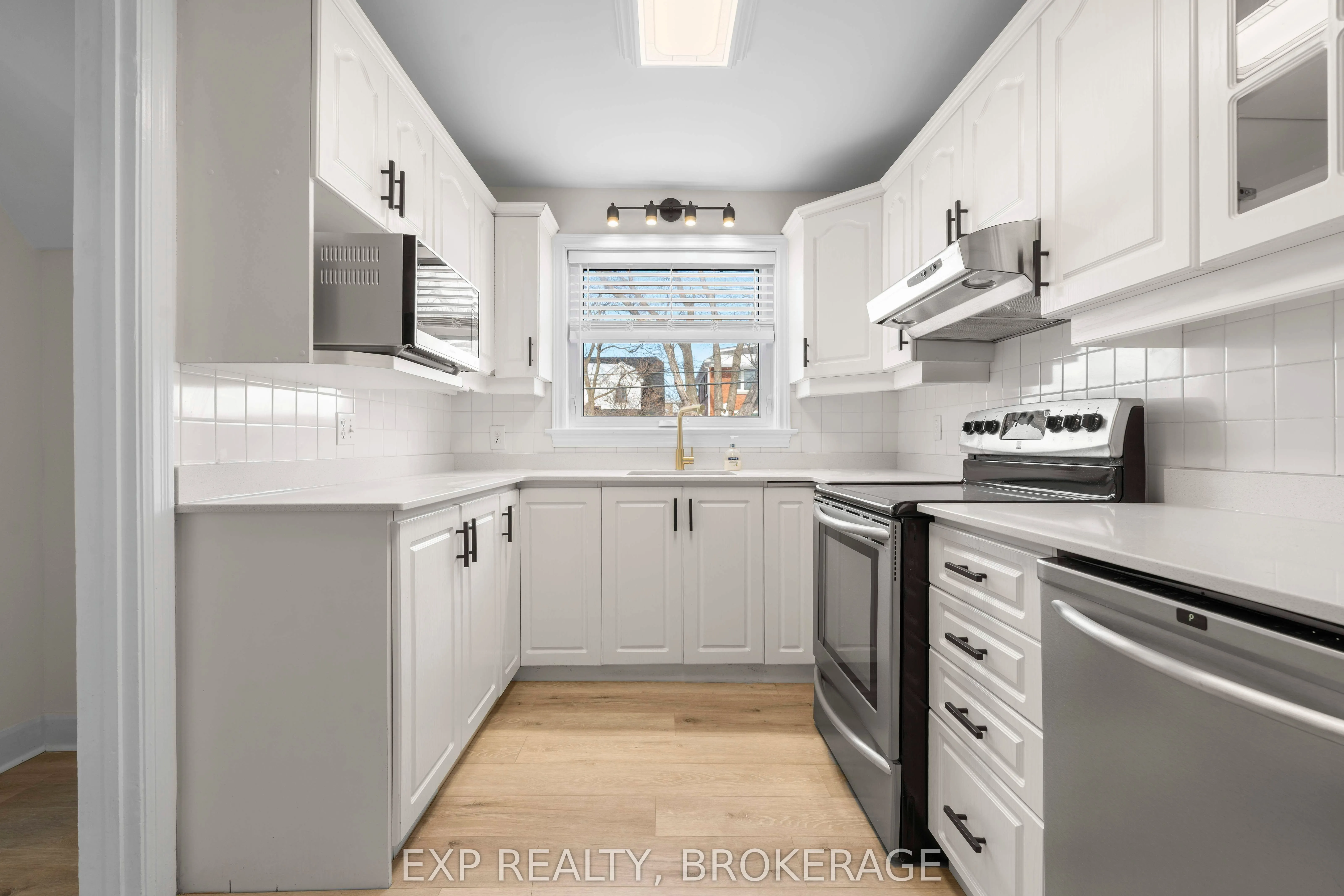 493 COLLEGE Street, #1