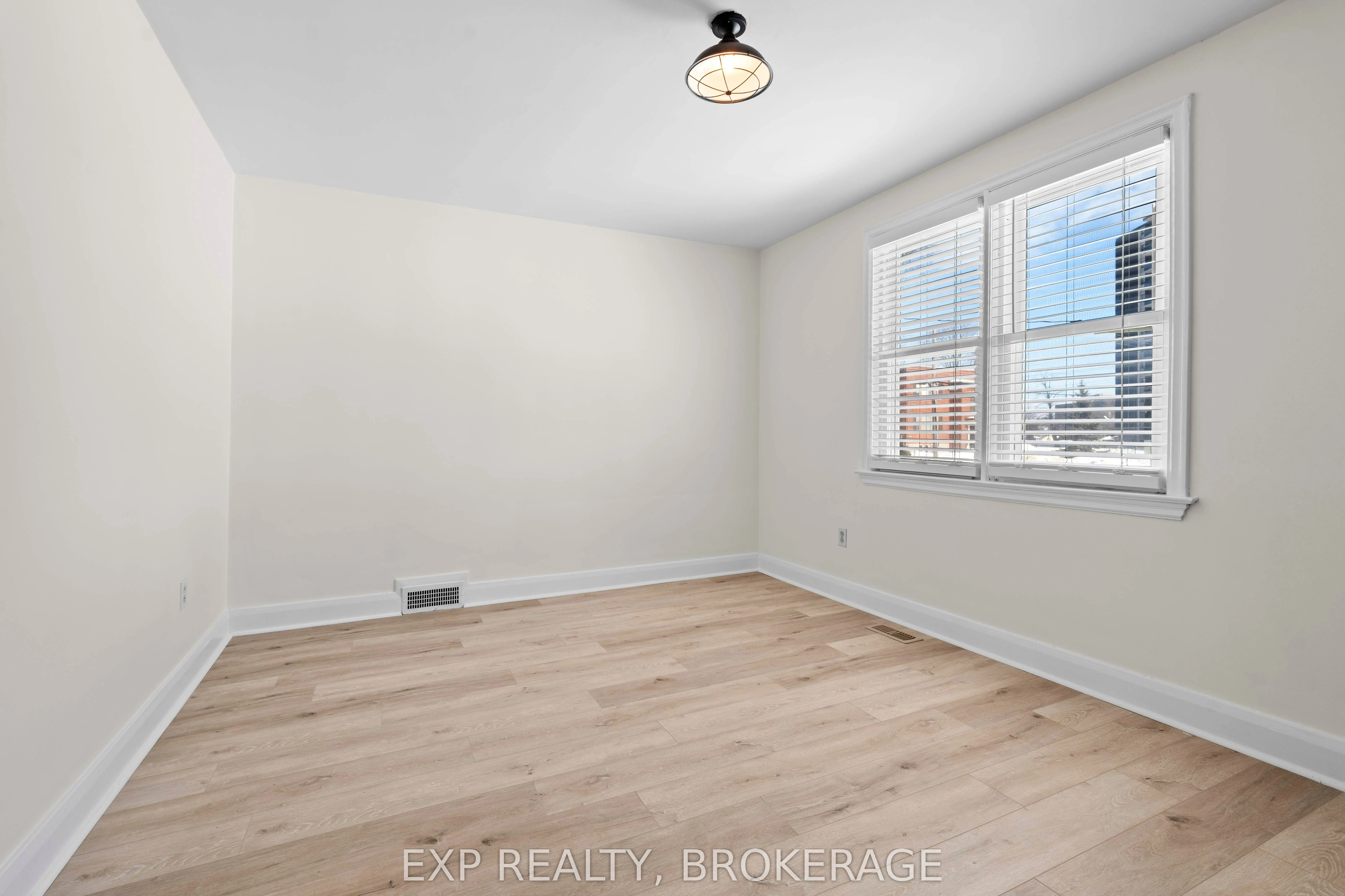 493 COLLEGE Street, #1