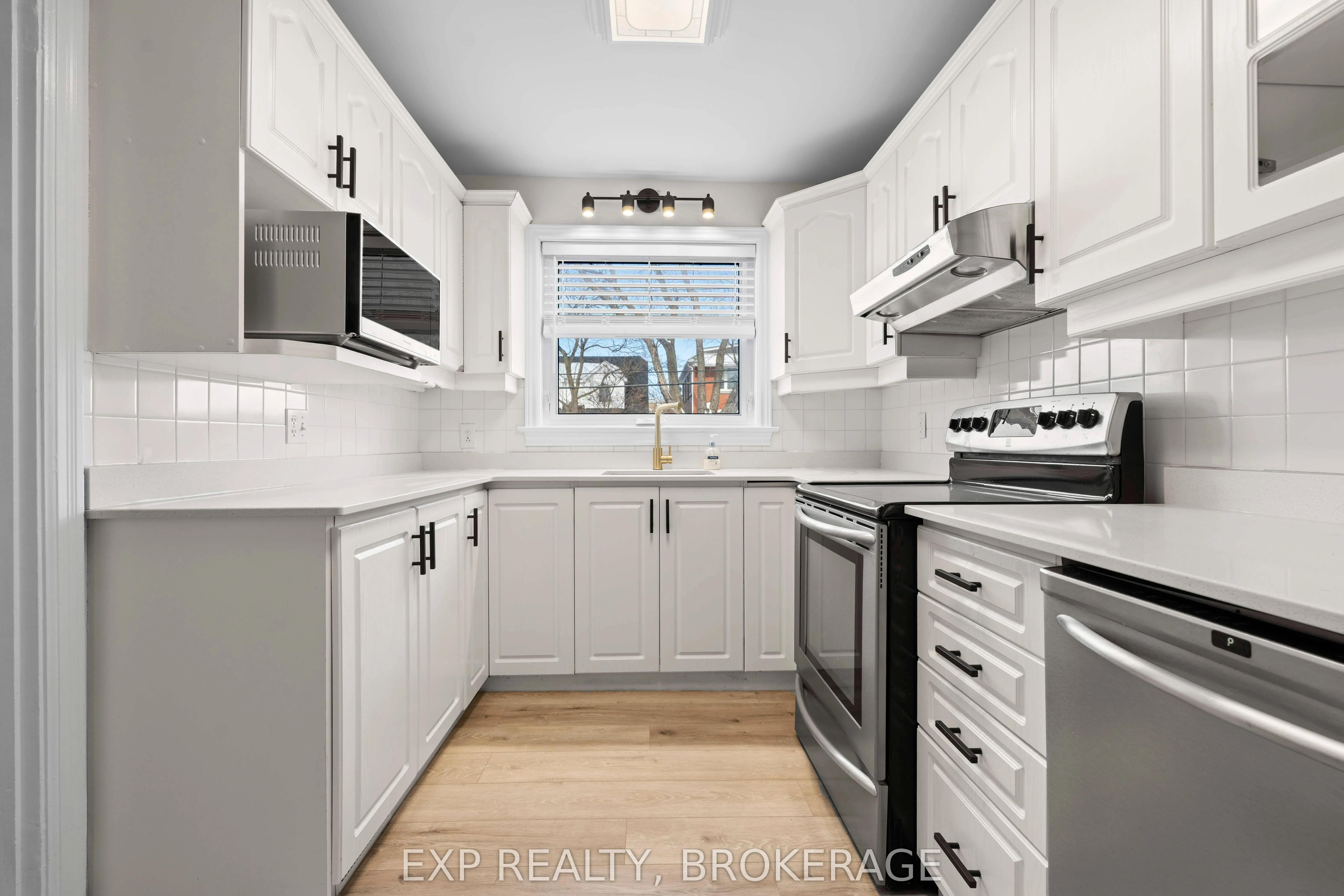493 COLLEGE Street, #1