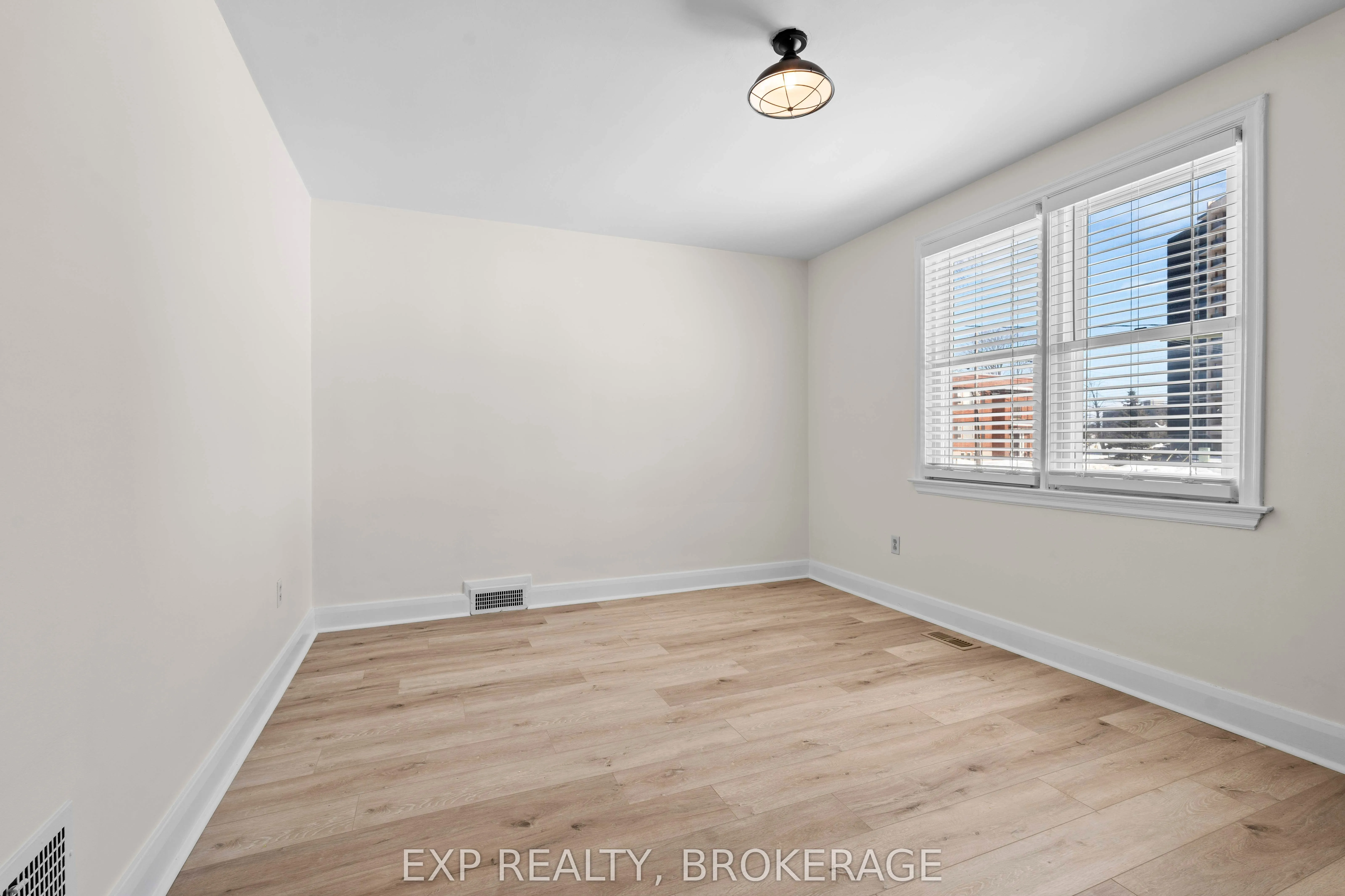 493 COLLEGE Street, #1