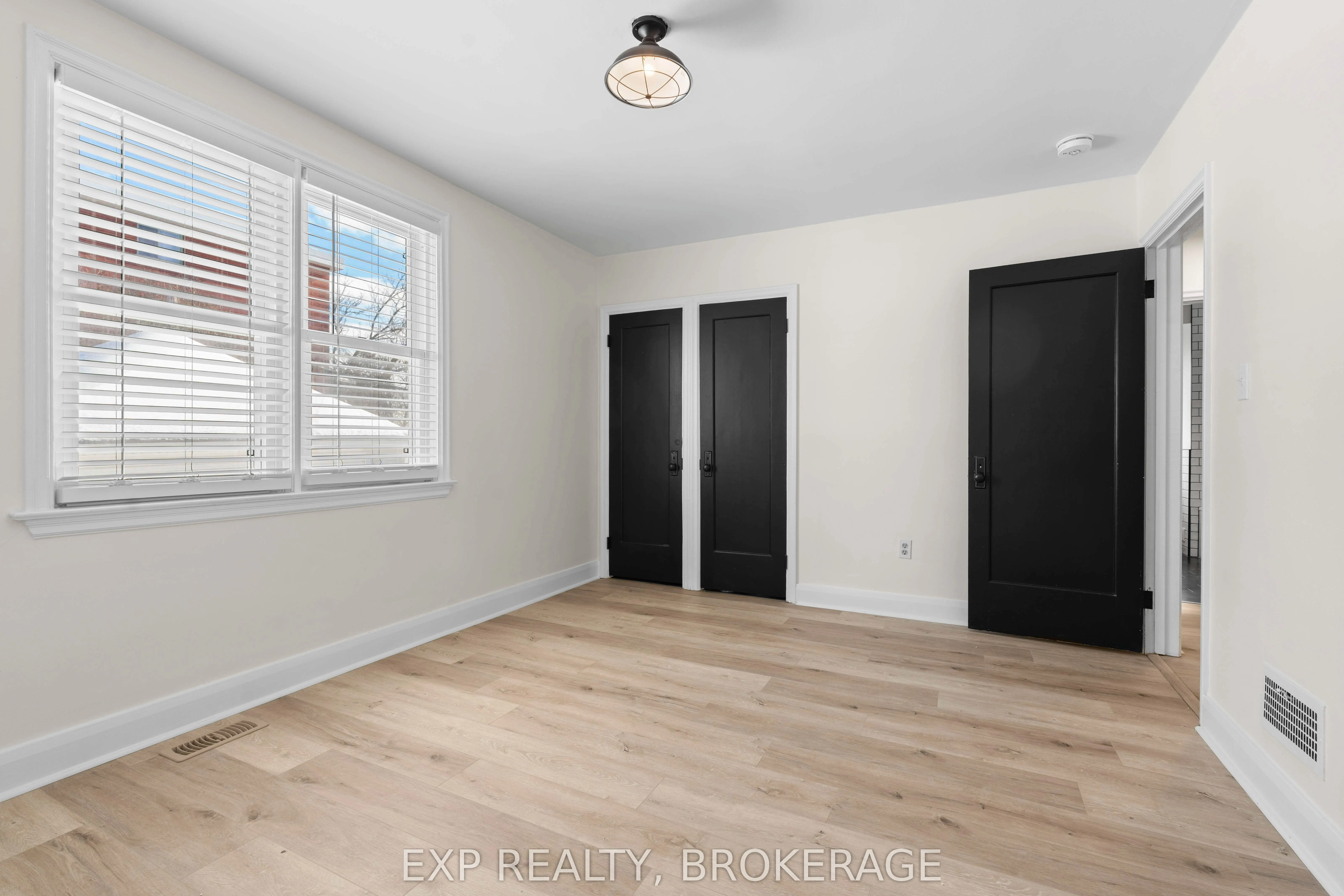 493 COLLEGE Street, #1