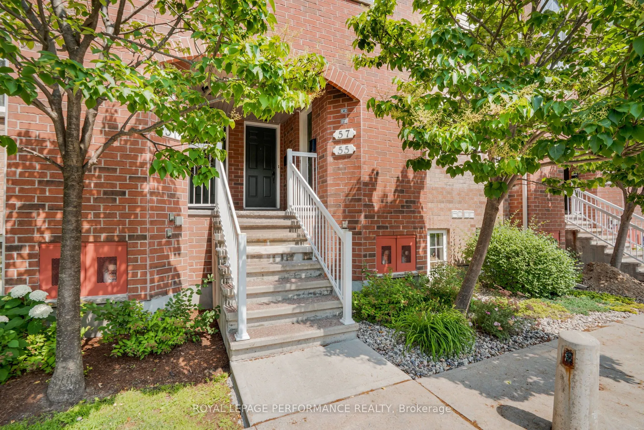 55 Steele Park Private
