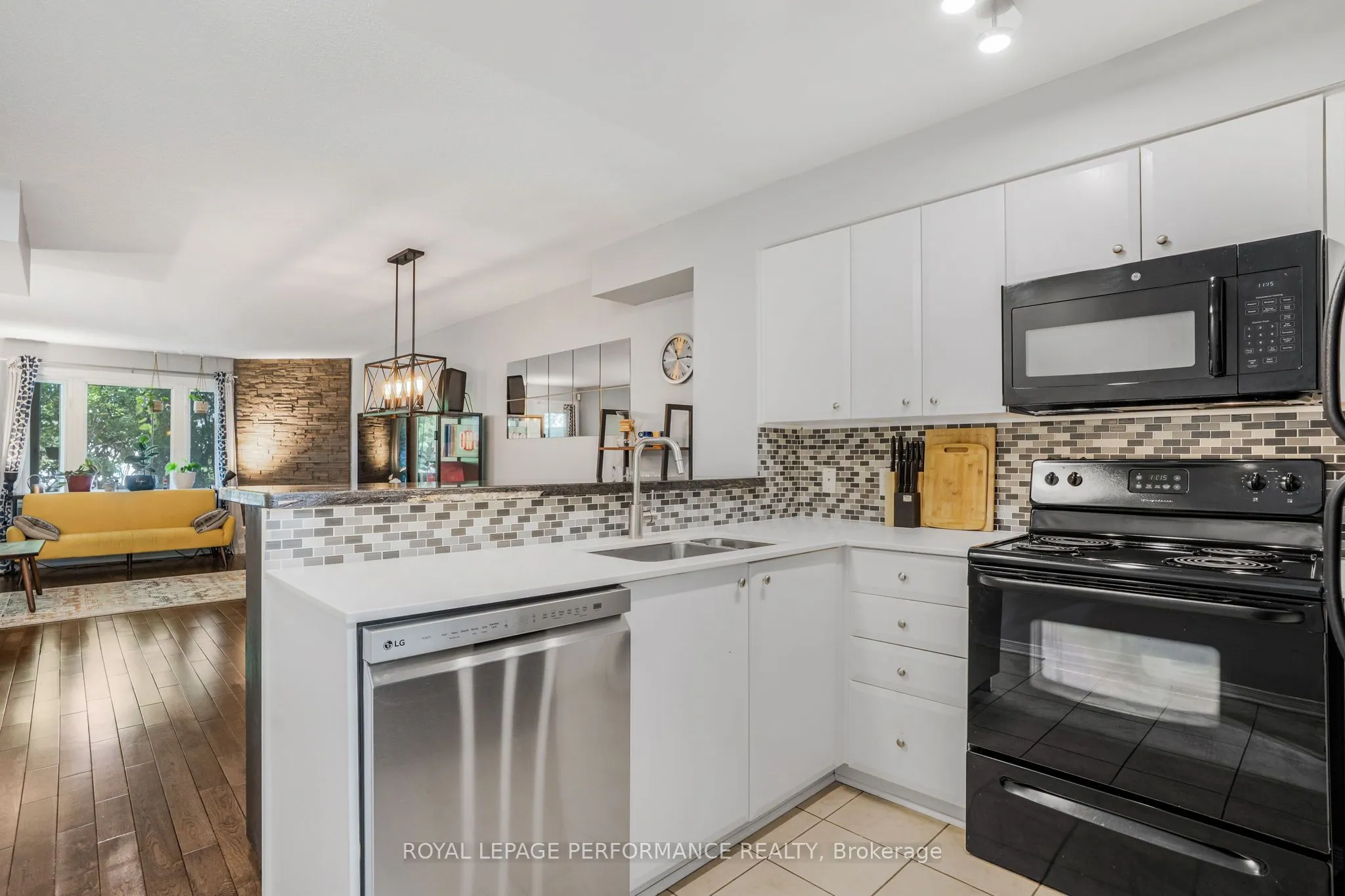 55 Steele Park Private