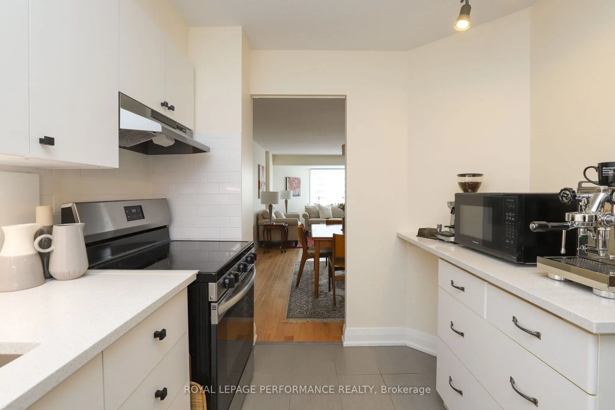 151 Bay Street, #802