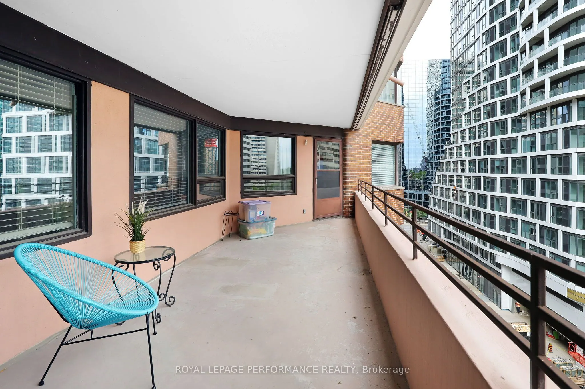 151 Bay Street, #802