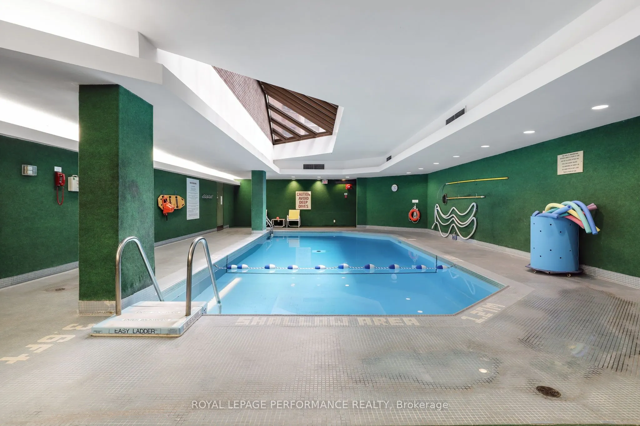 151 Bay Street, #802