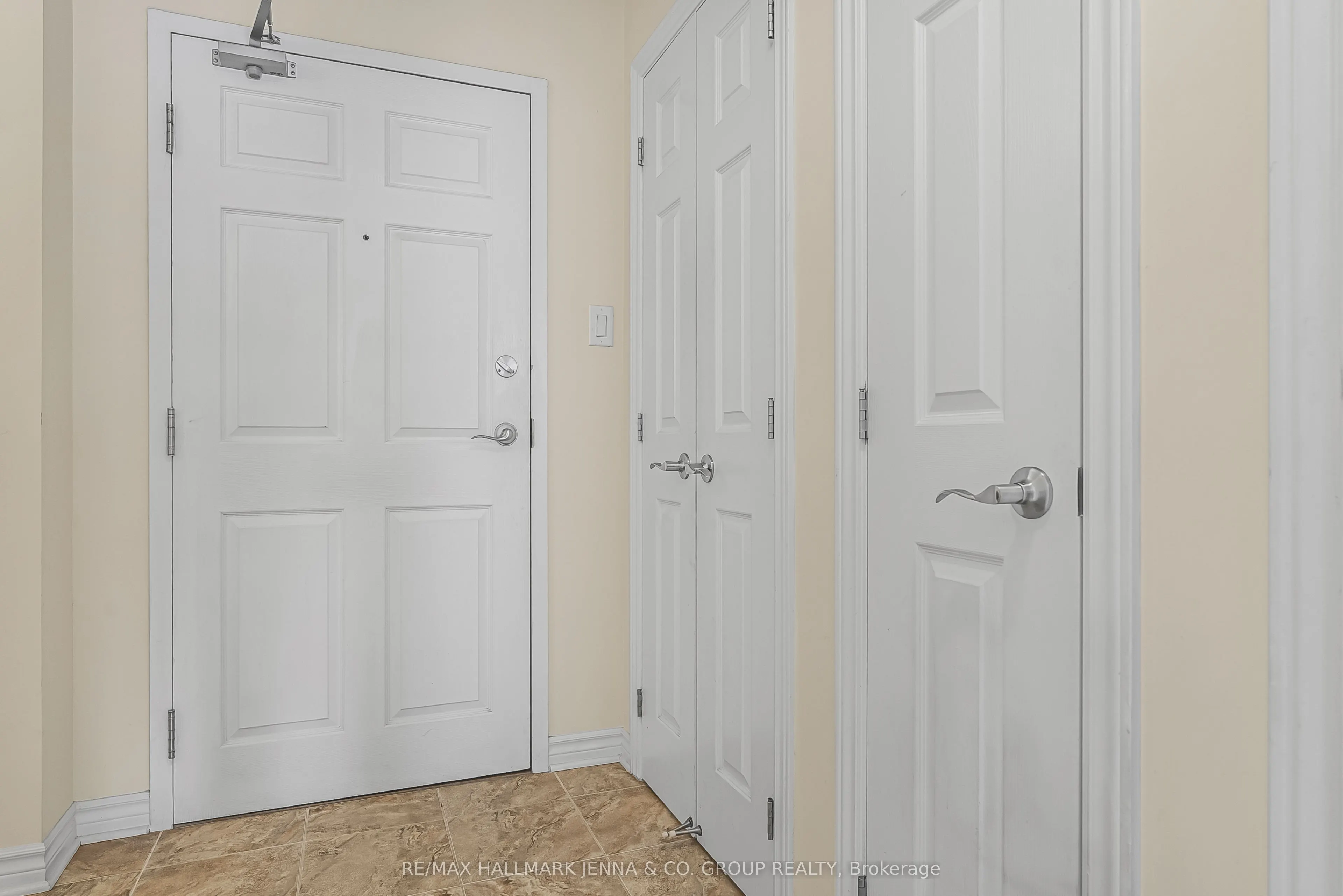 140 Guelph Private