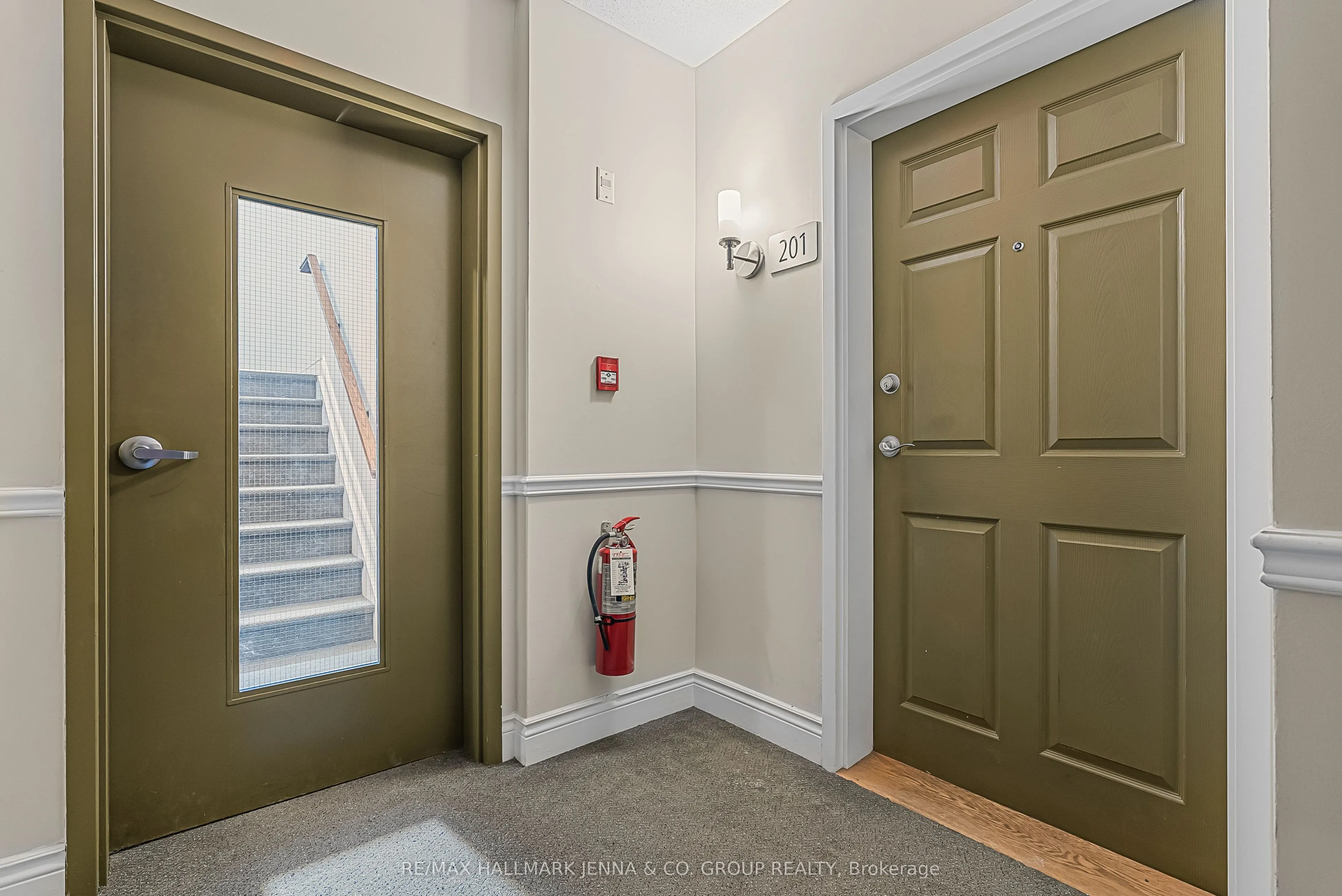 140 Guelph Private
