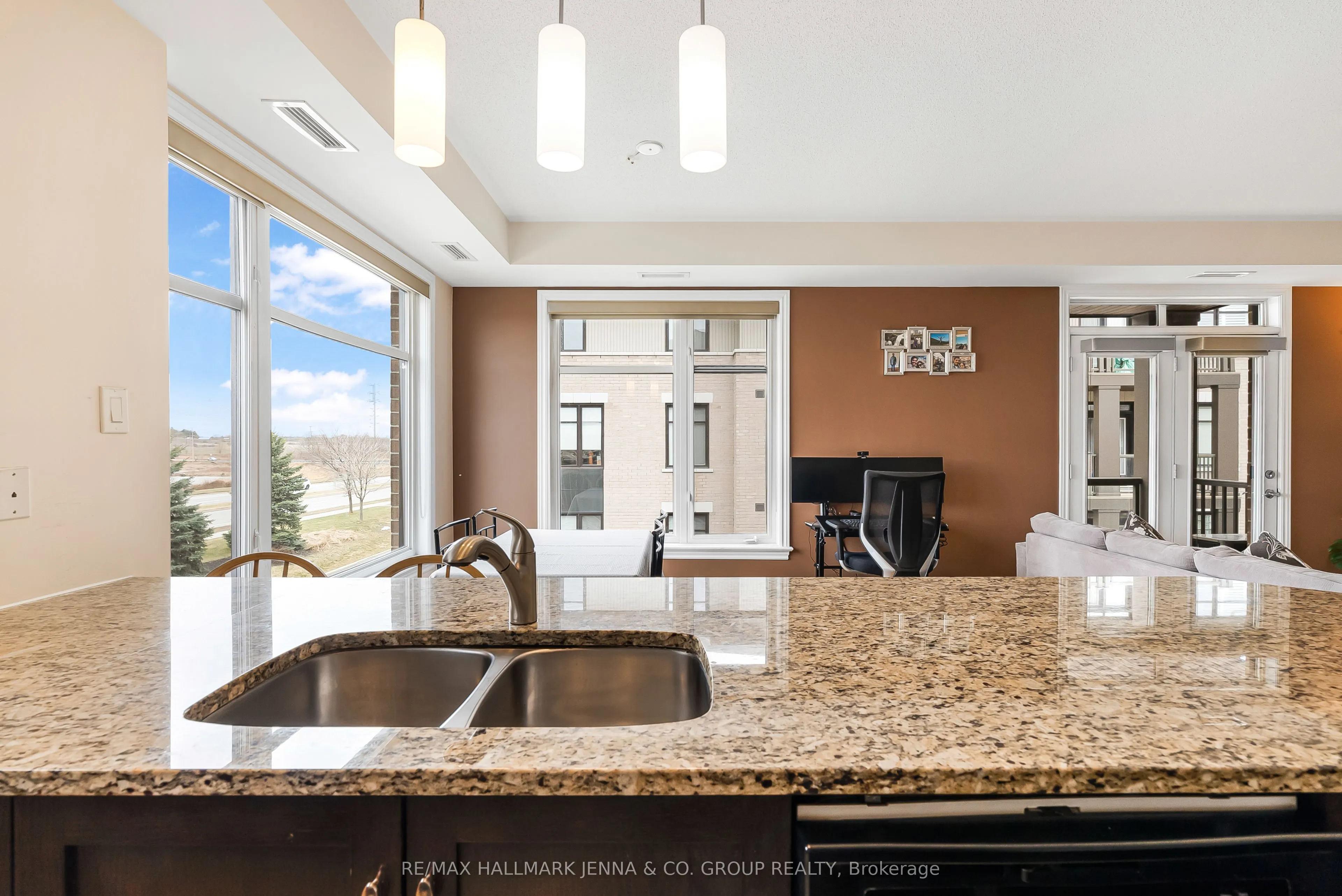 140 Guelph Private