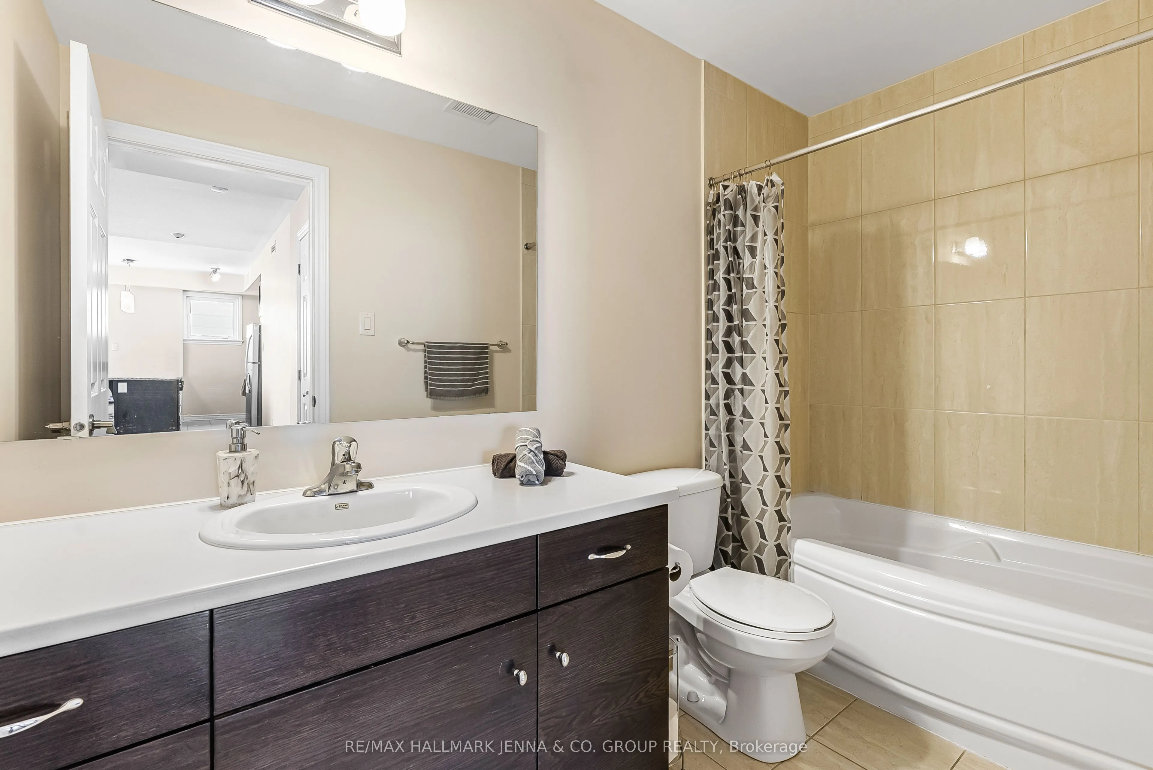 140 Guelph Private