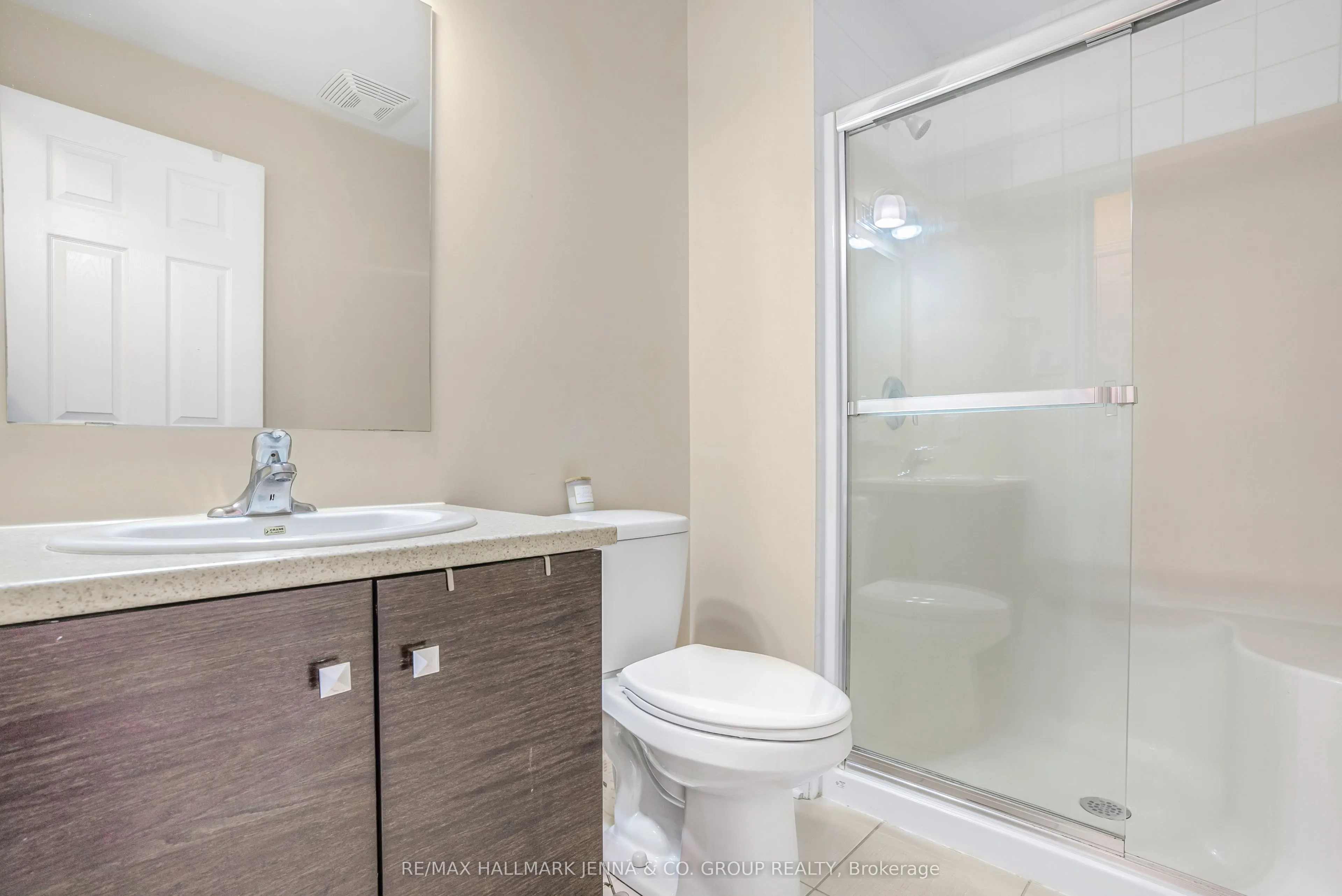 140 Guelph Private