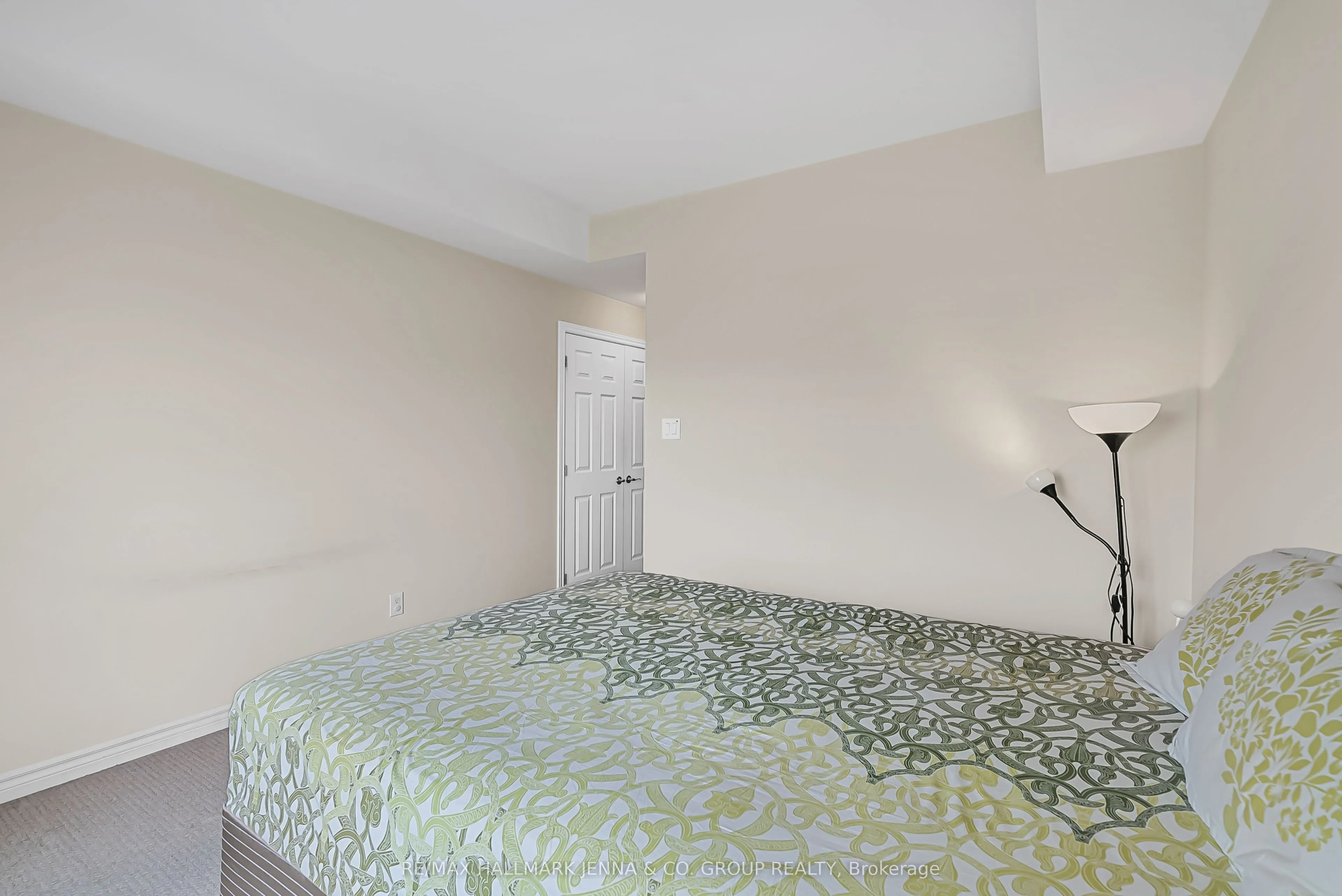 140 Guelph Private