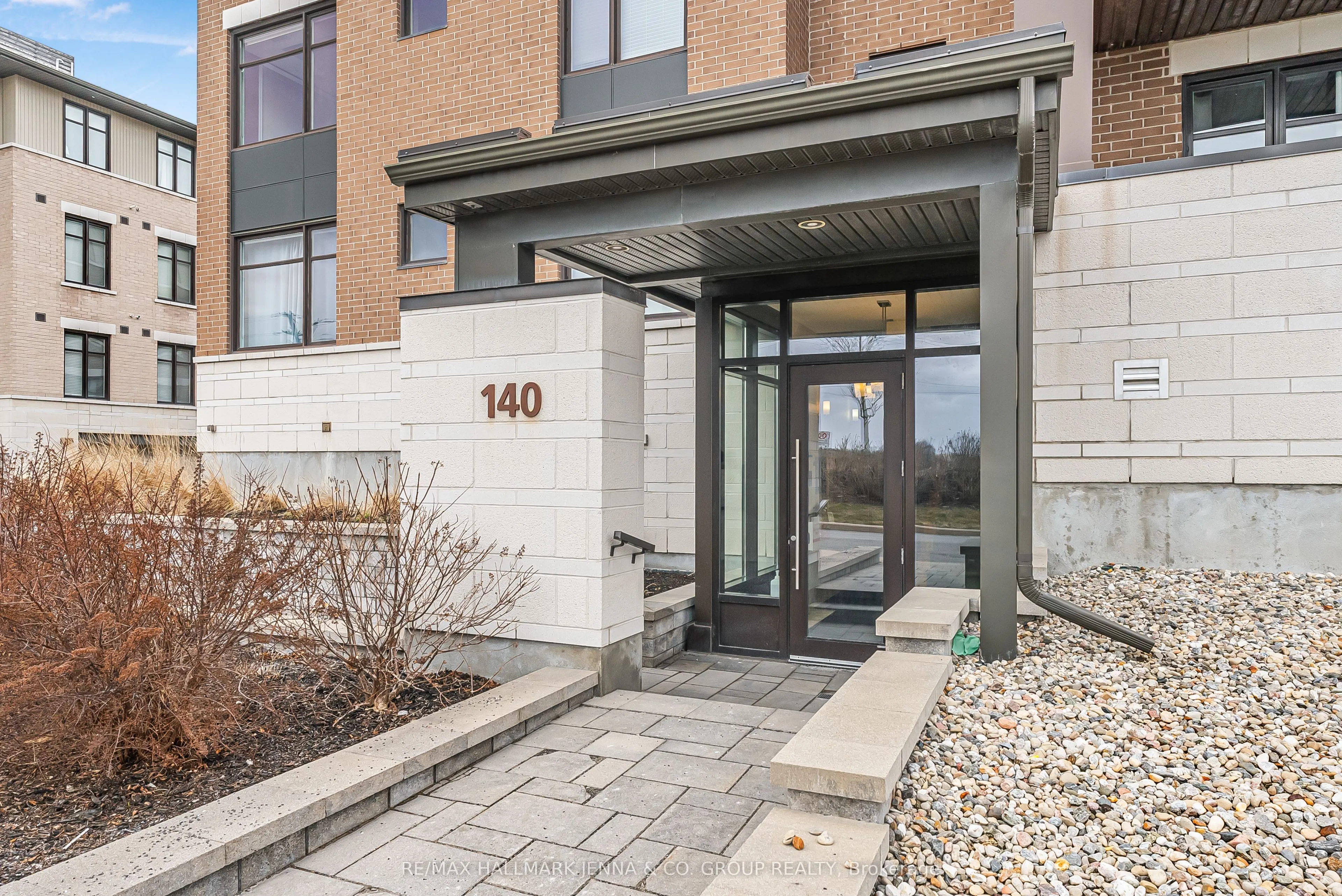 140 Guelph Private