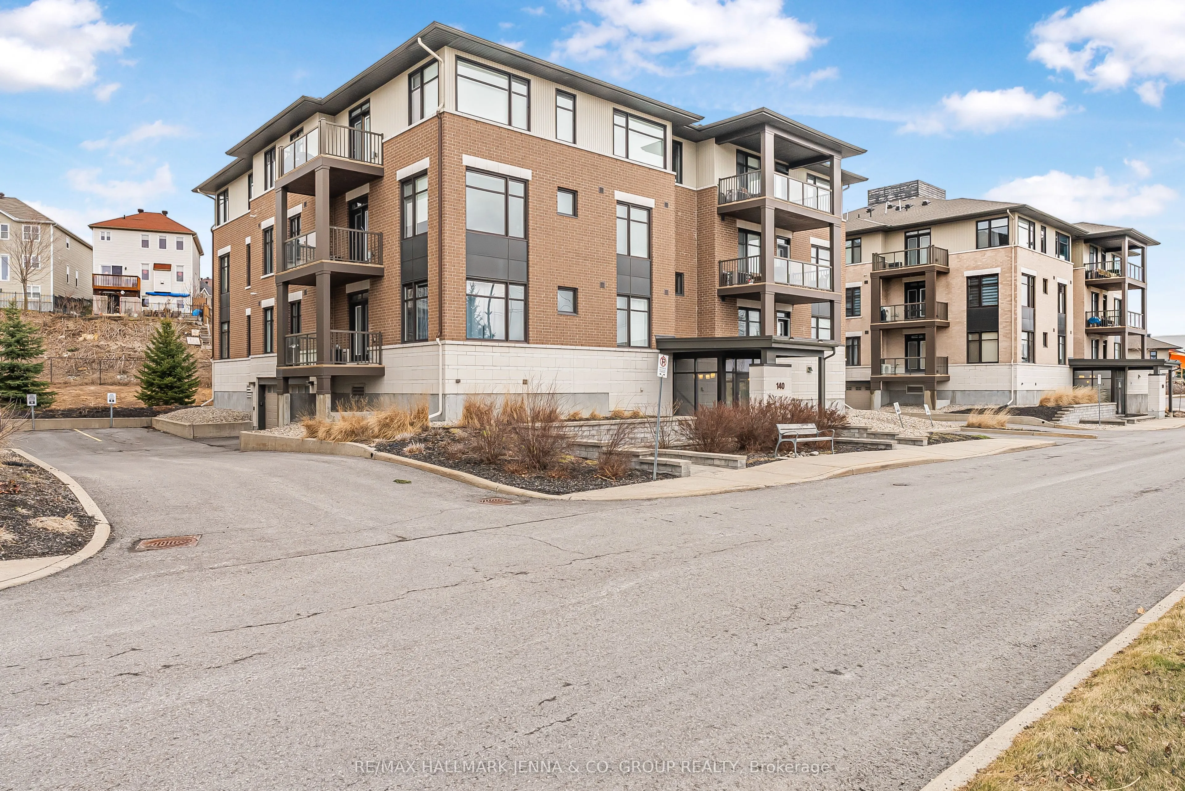 140 Guelph Private