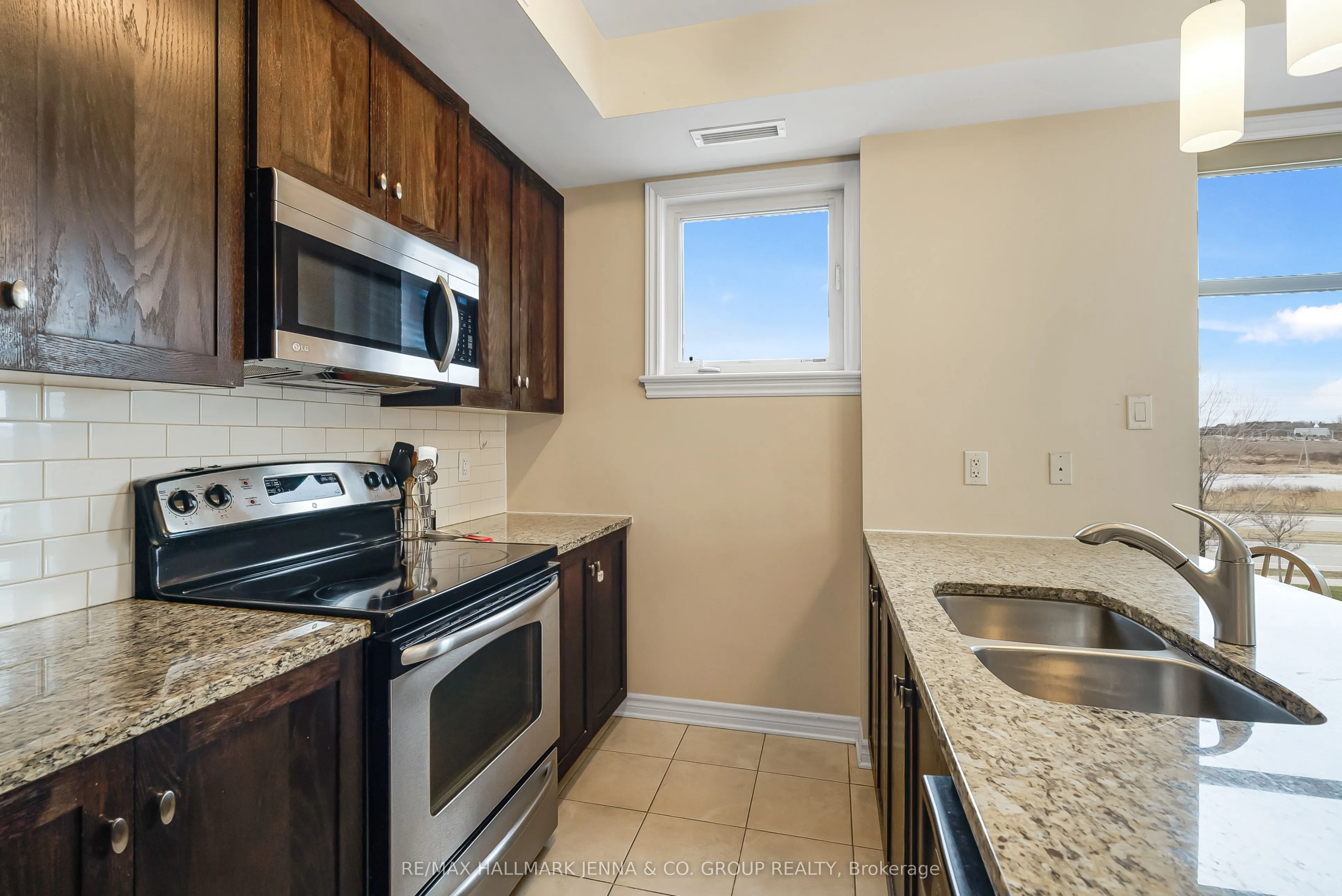 140 Guelph Private