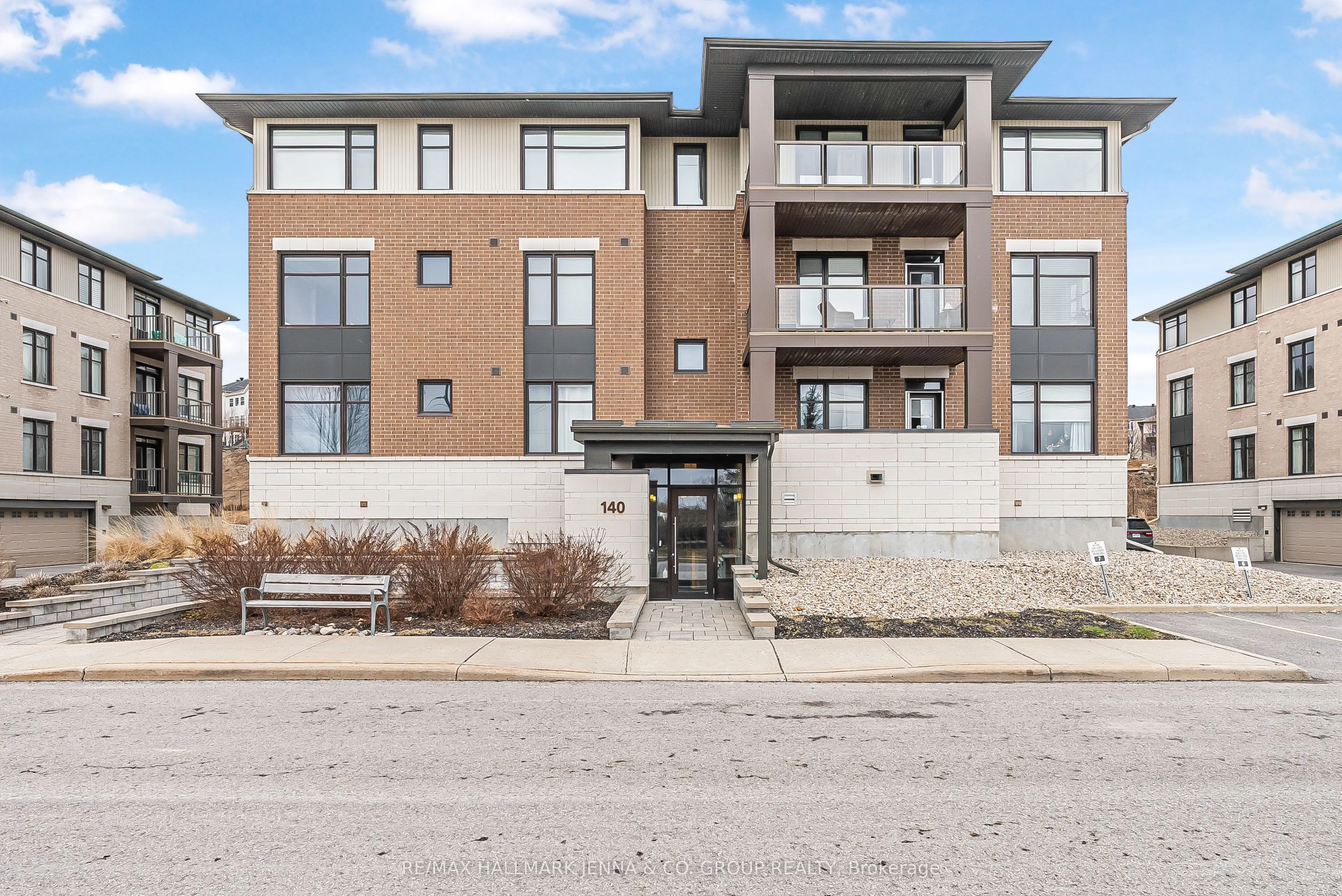 140 Guelph Private