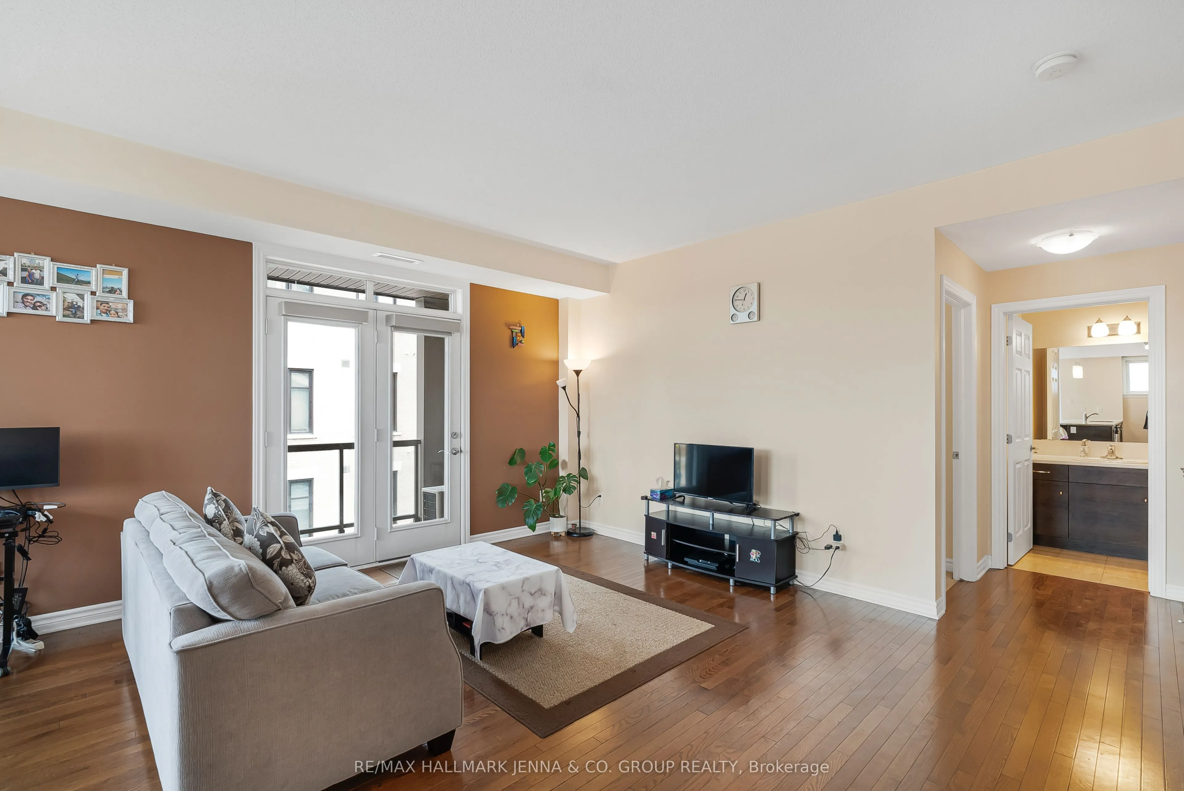 140 Guelph Private
