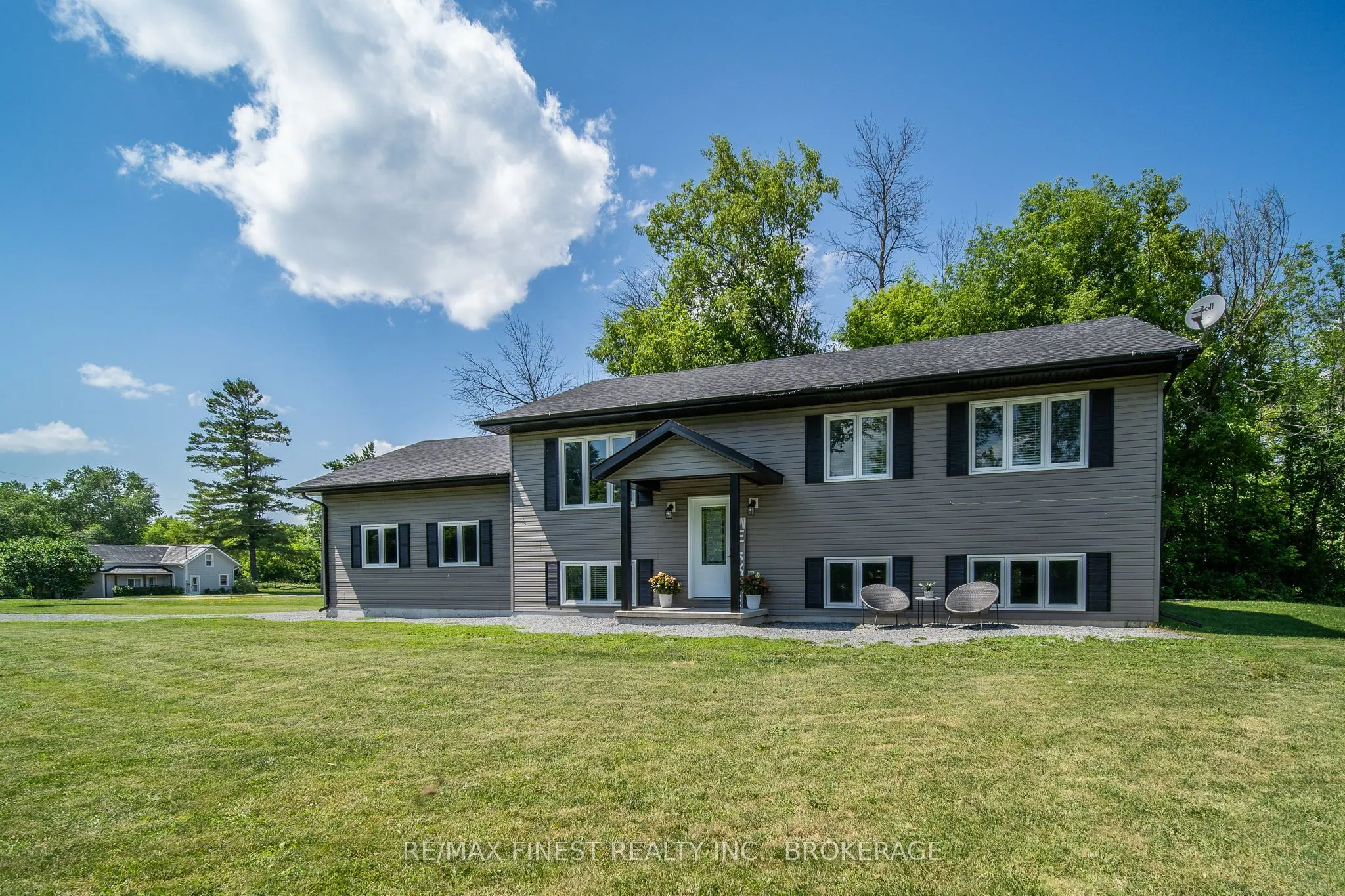 1524 Lake Road