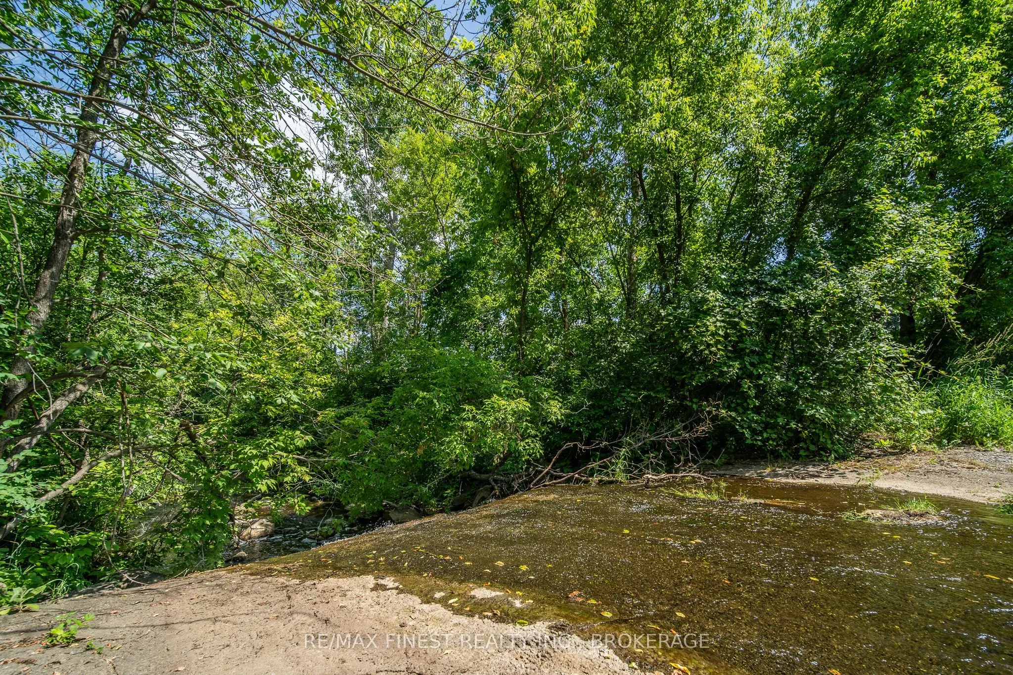 1524 Lake Road