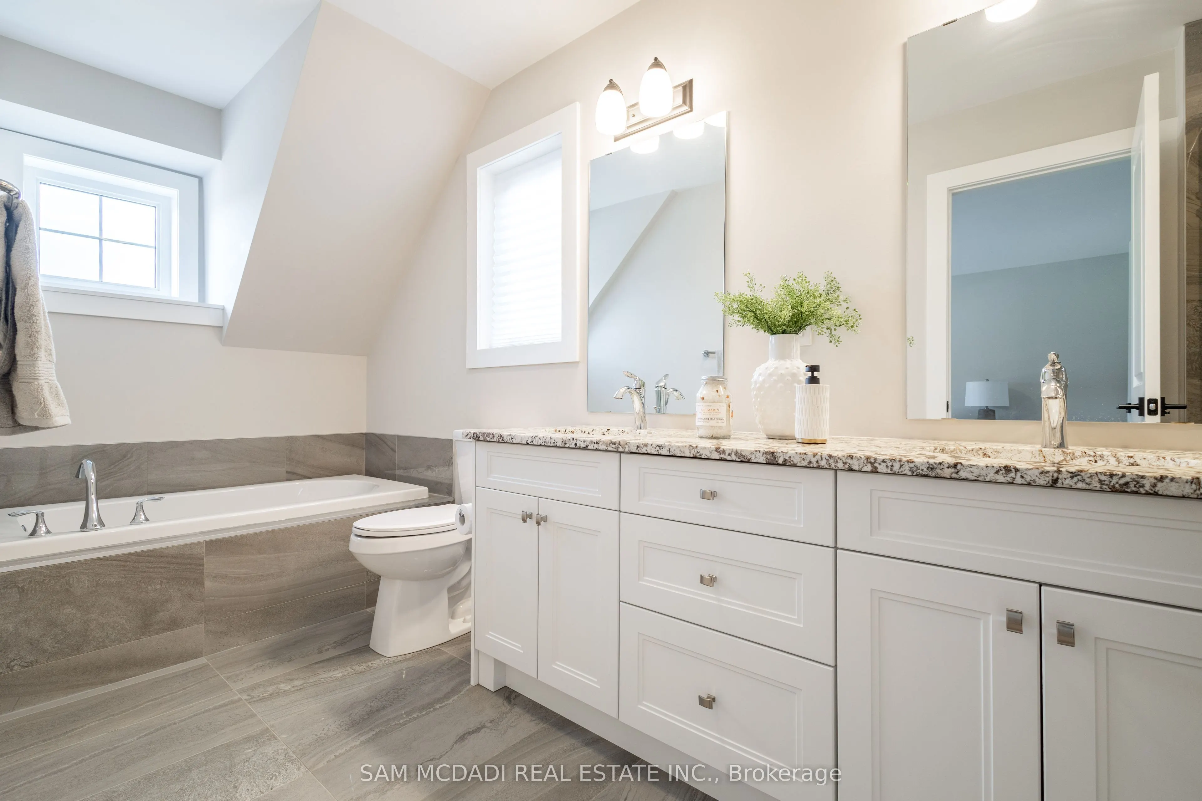 121 Black Willow Crescent