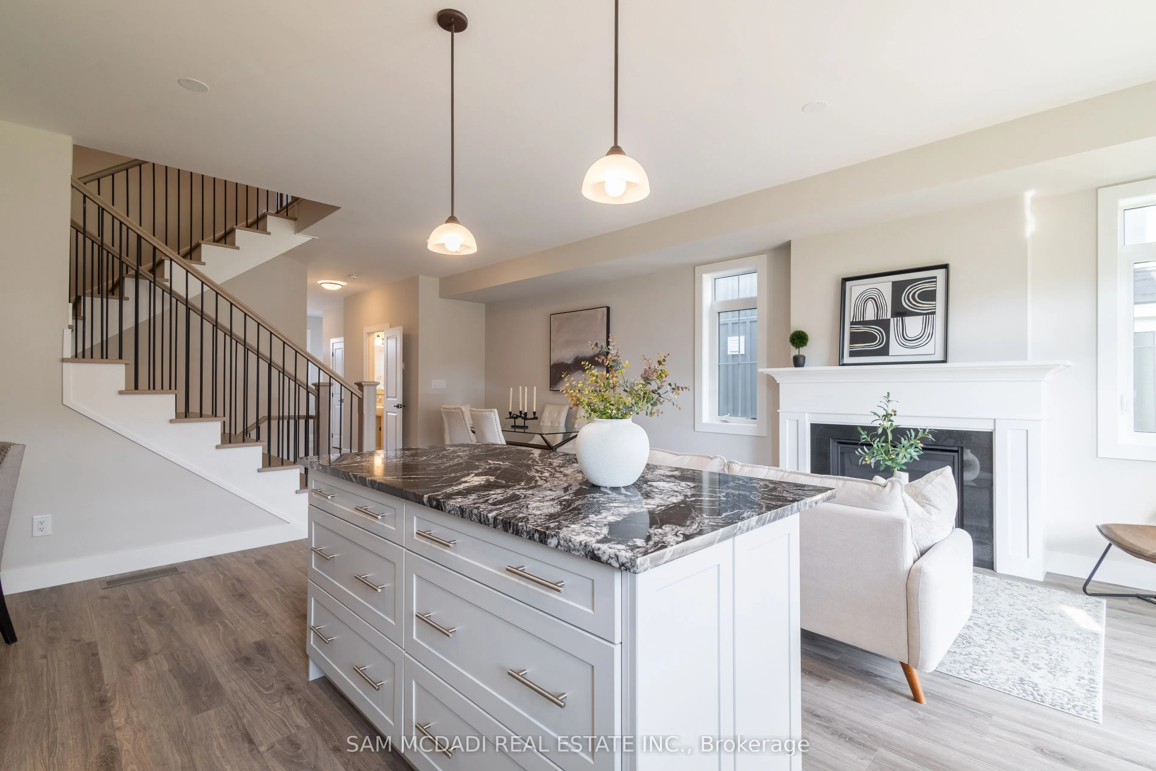 121 Black Willow Crescent