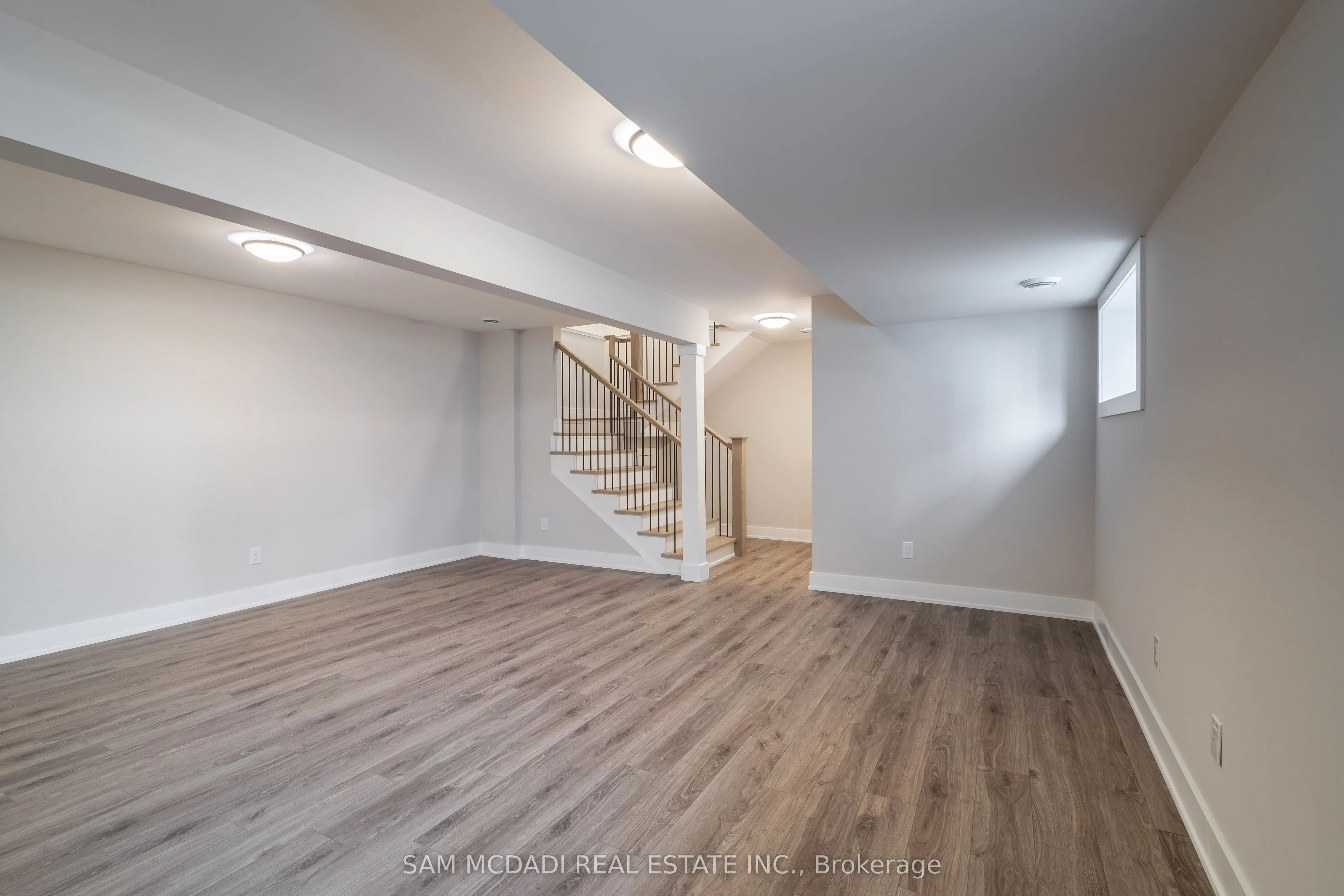 121 Black Willow Crescent