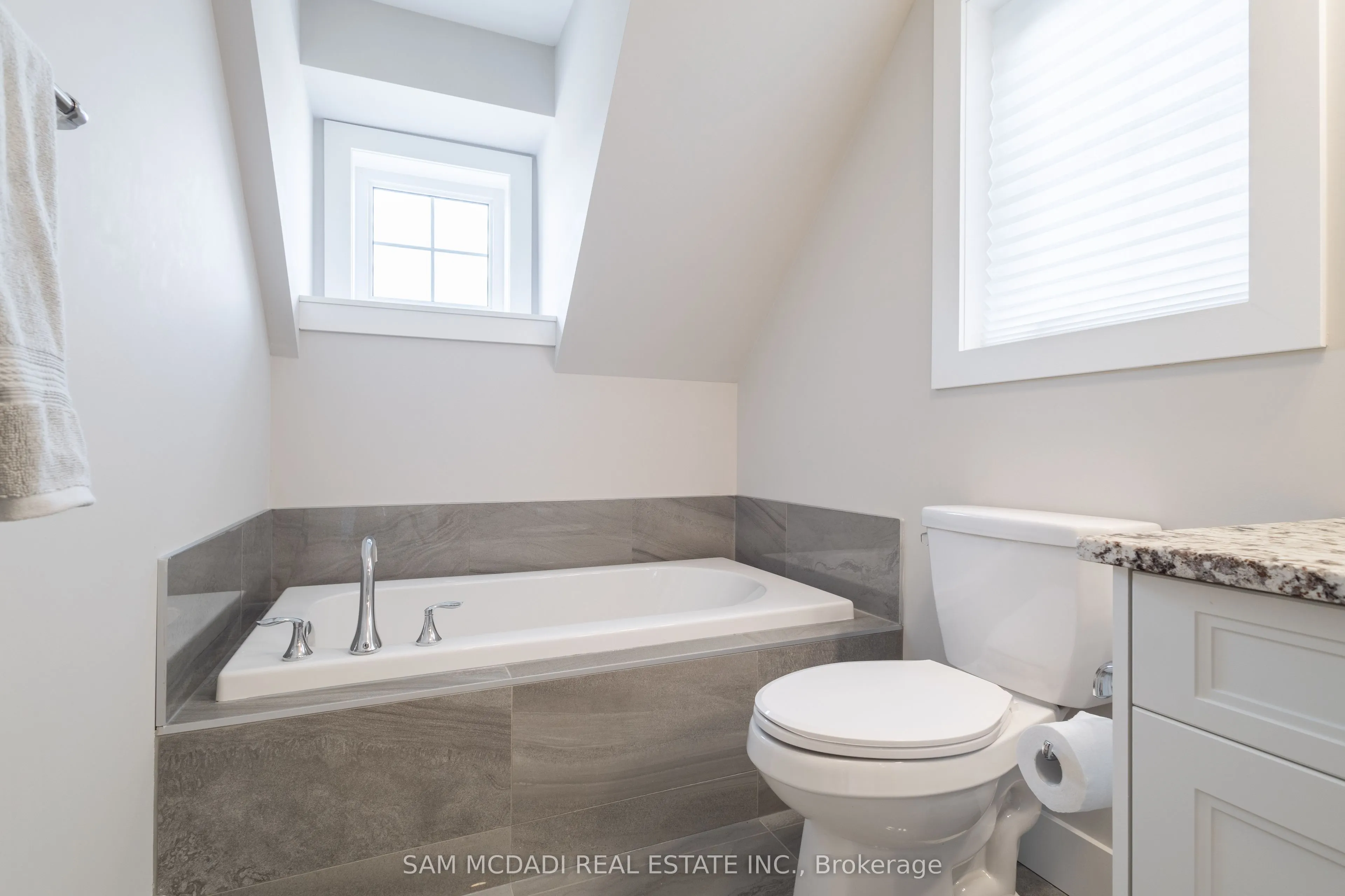 121 Black Willow Crescent