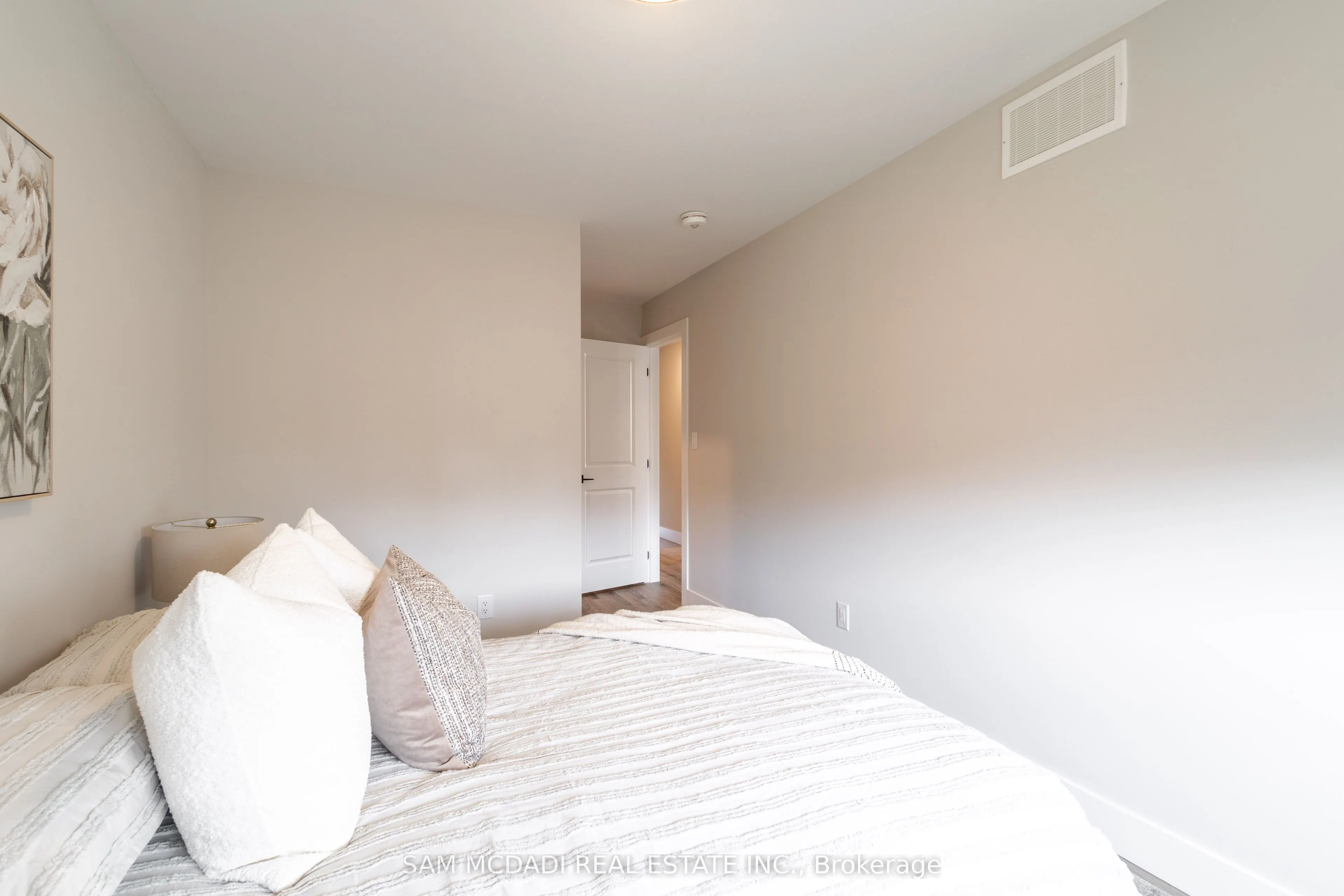 121 Black Willow Crescent