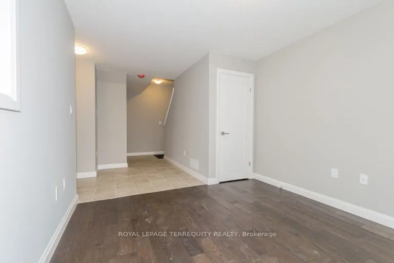 7 EGLESTON Lane