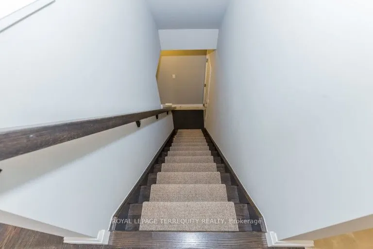 7 EGLESTON Lane