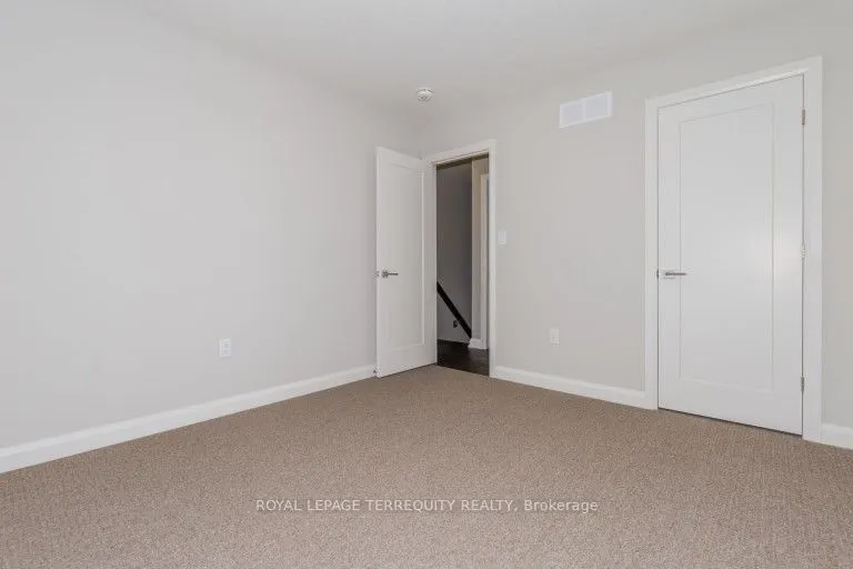 7 EGLESTON Lane