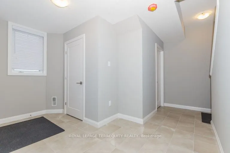 7 EGLESTON Lane