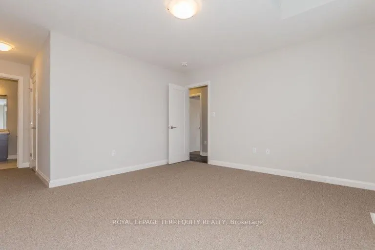 7 EGLESTON Lane
