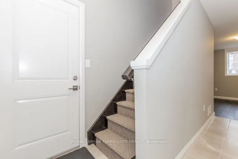 7 EGLESTON Lane