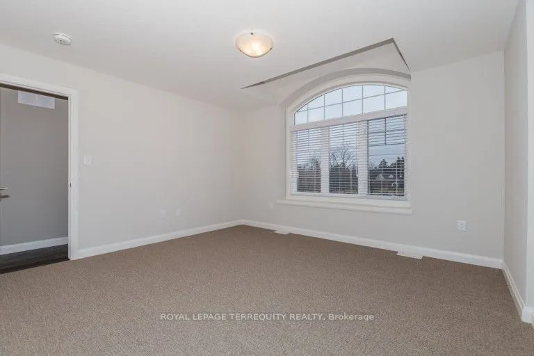 7 EGLESTON Lane